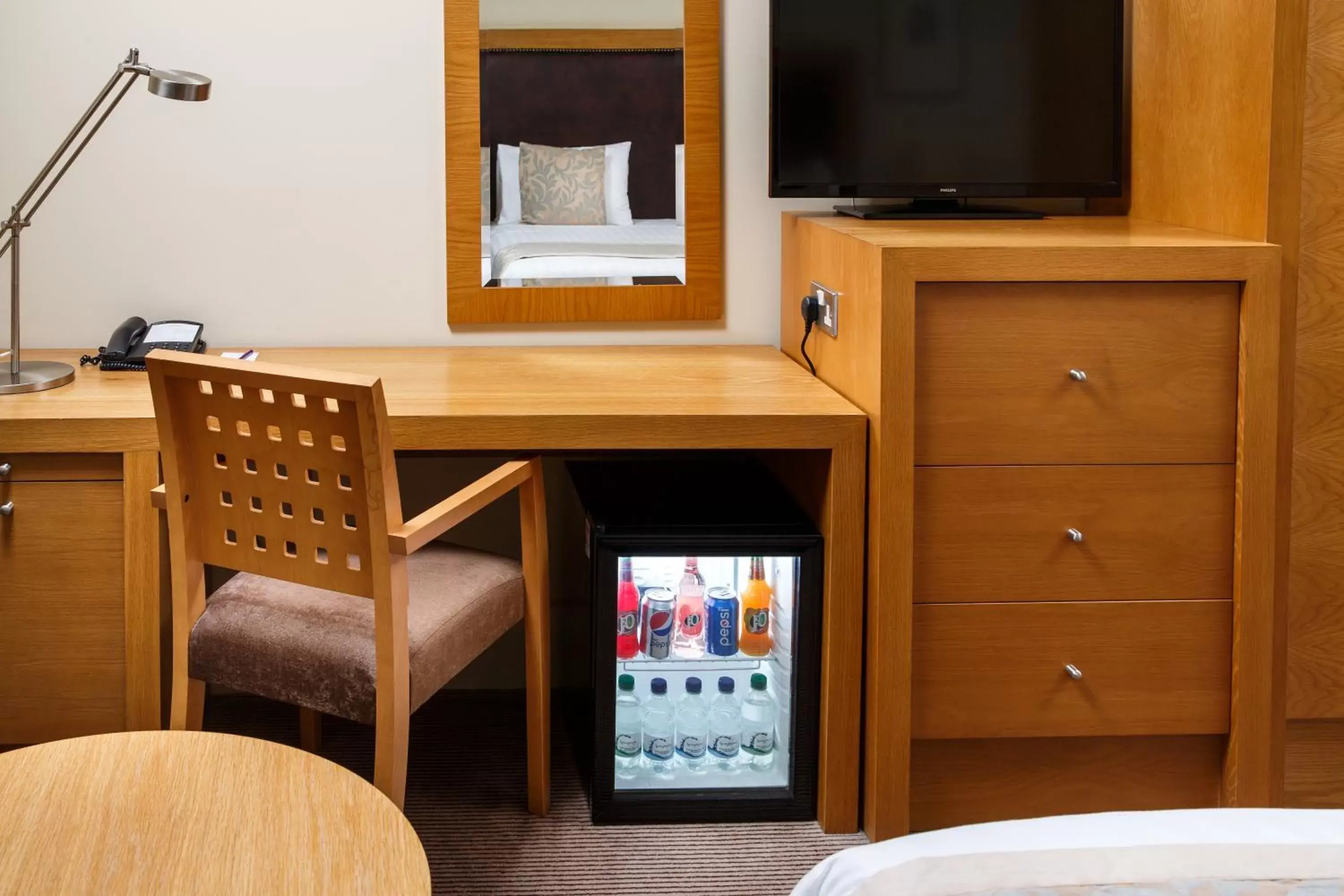 Seating area, TV/Entertainment Center in Mercure Sheffield Parkway