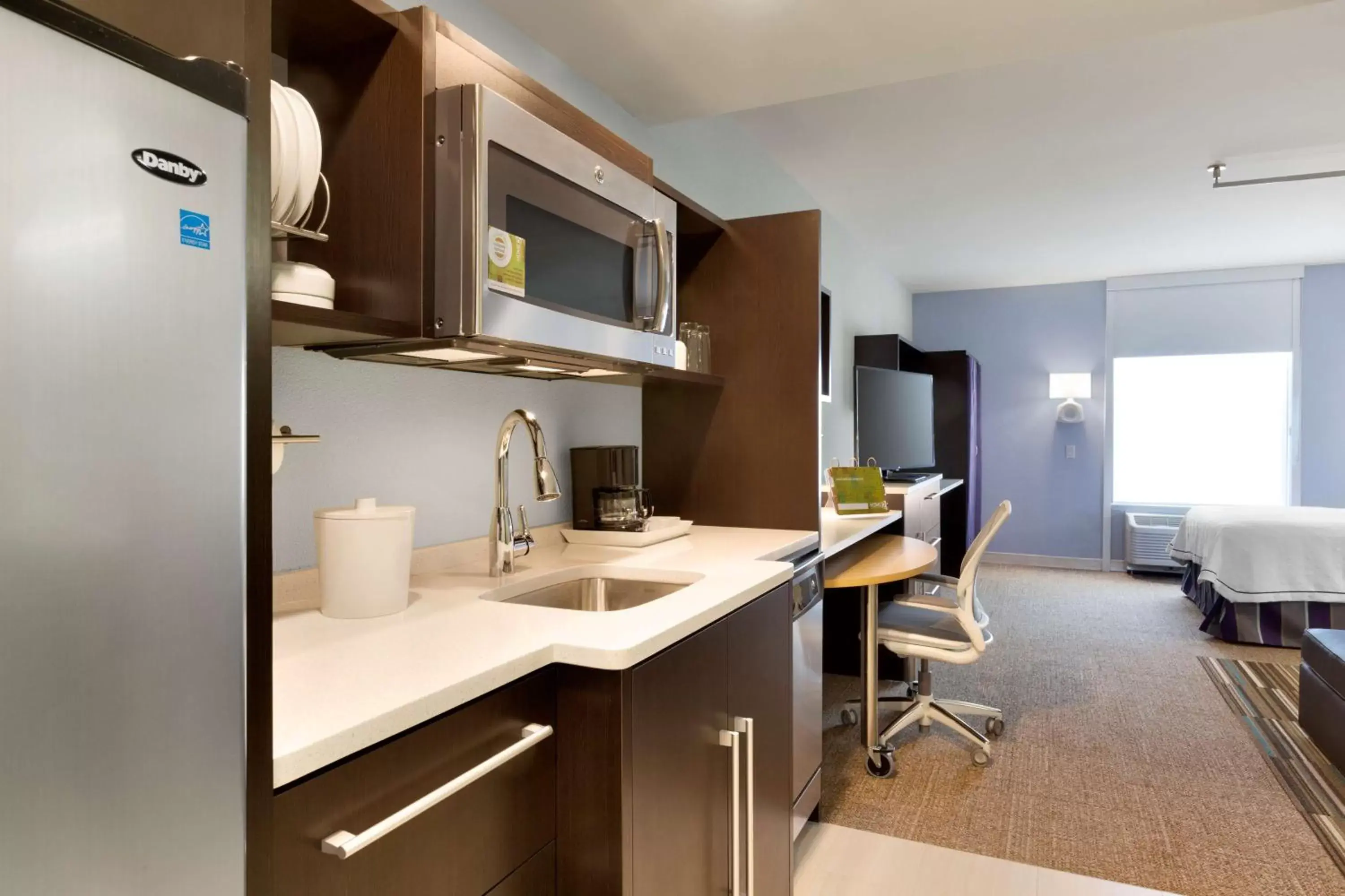 Bedroom, Kitchen/Kitchenette in Home2 Suites By Hilton Hasbrouck Heights