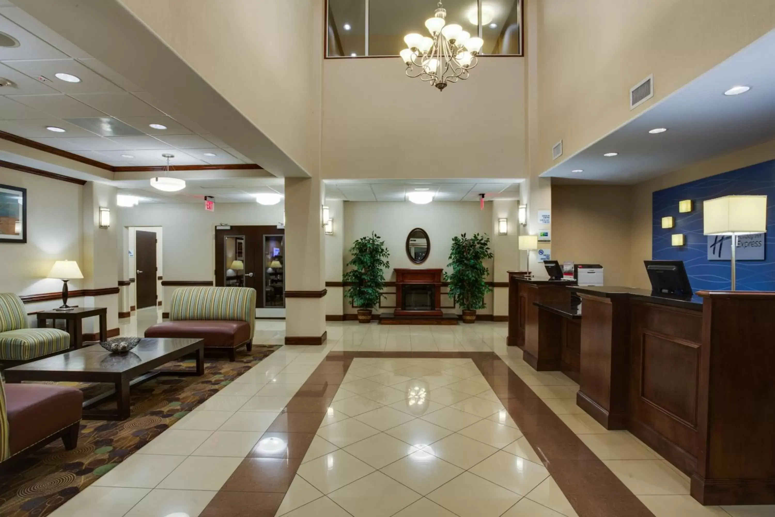 Property building, Lobby/Reception in Holiday Inn Express & Suites Moultrie, an IHG Hotel