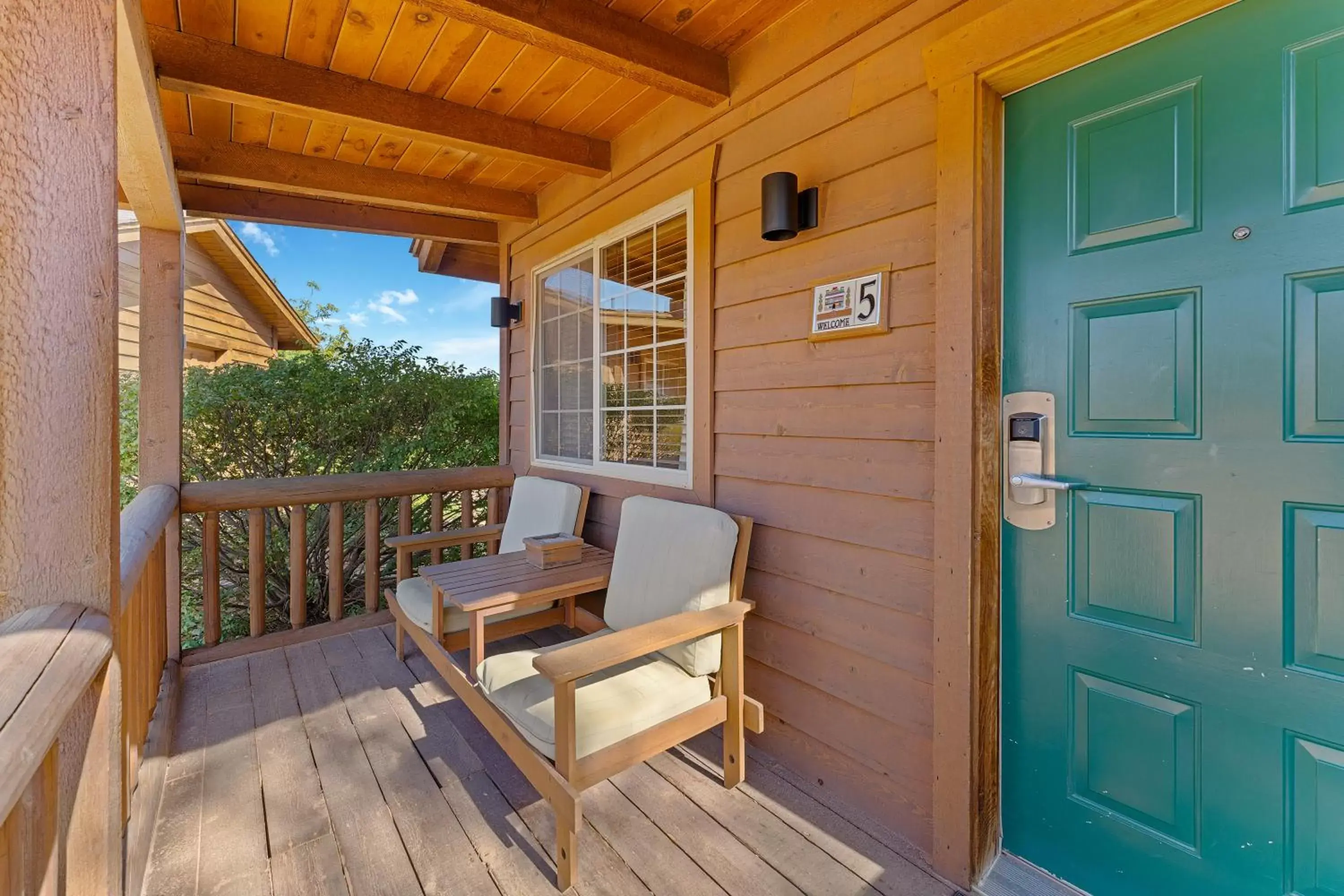 Patio, Balcony/Terrace in Desert Rose Resort & Cabins