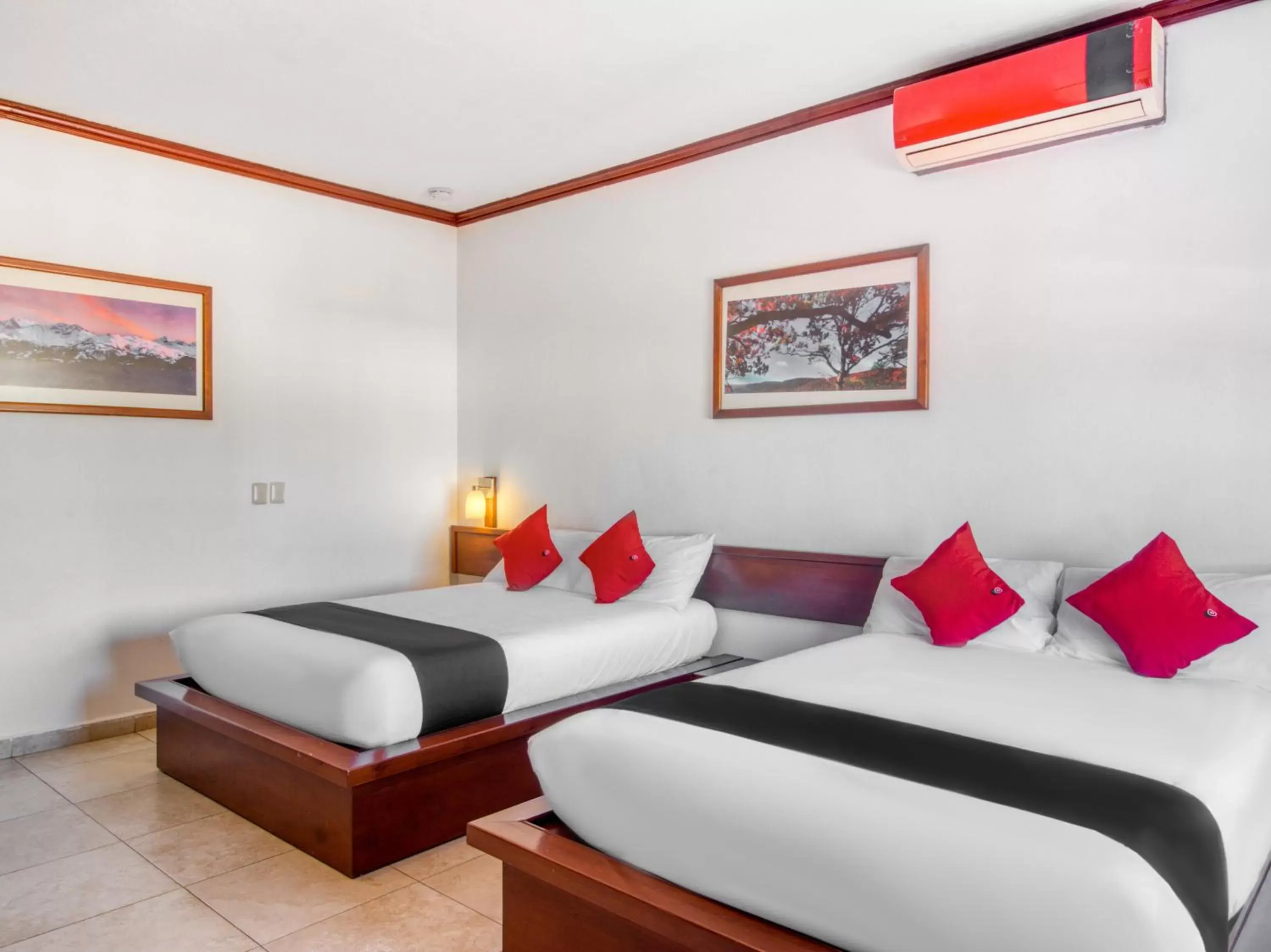 Bedroom, Bed in Monte Salerno Hotel & Suites