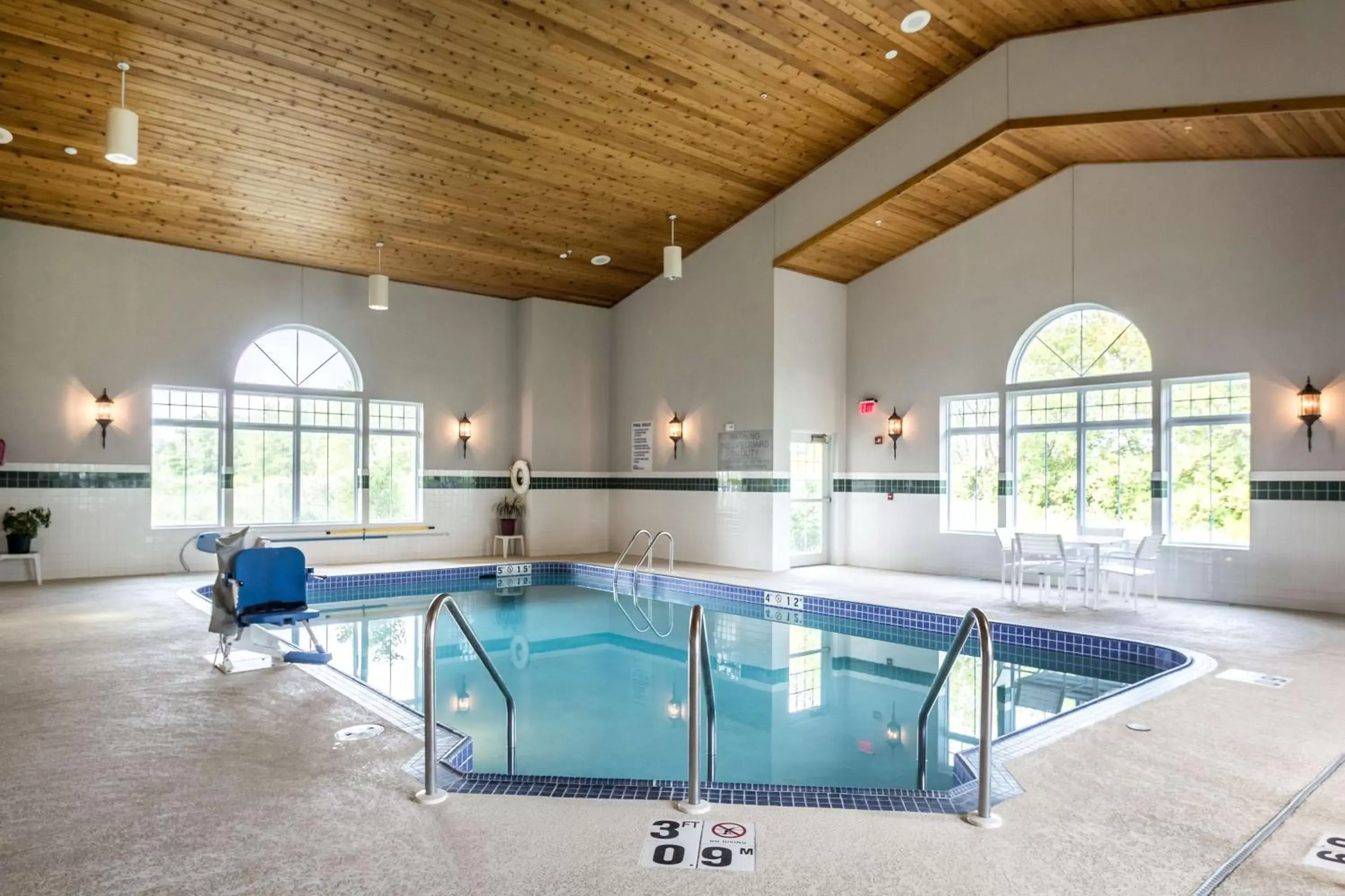 Activities, Swimming Pool in Country Inn & Suites by Radisson, Fond du Lac, WI