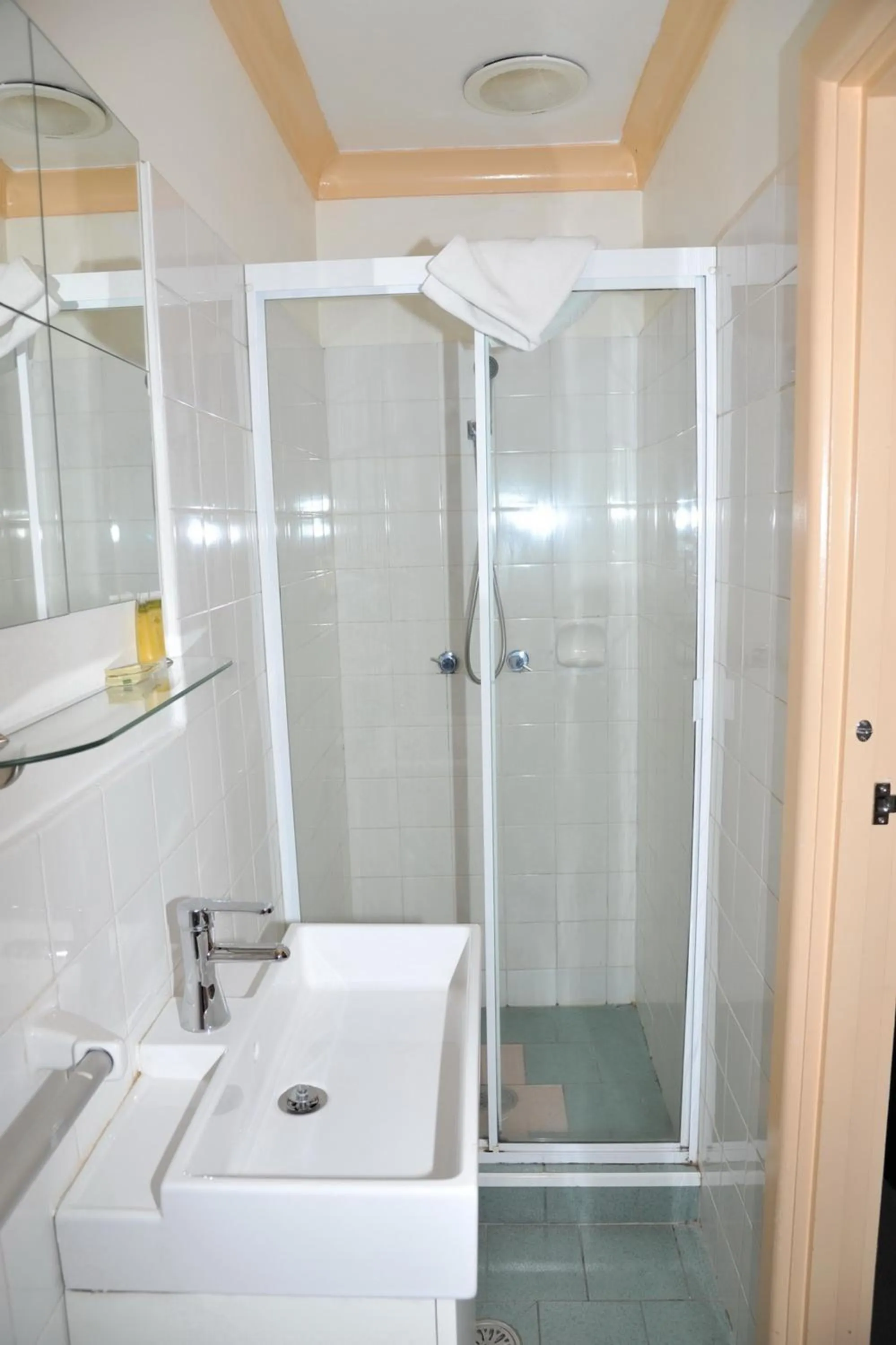 Bathroom in The North Shore Hotel