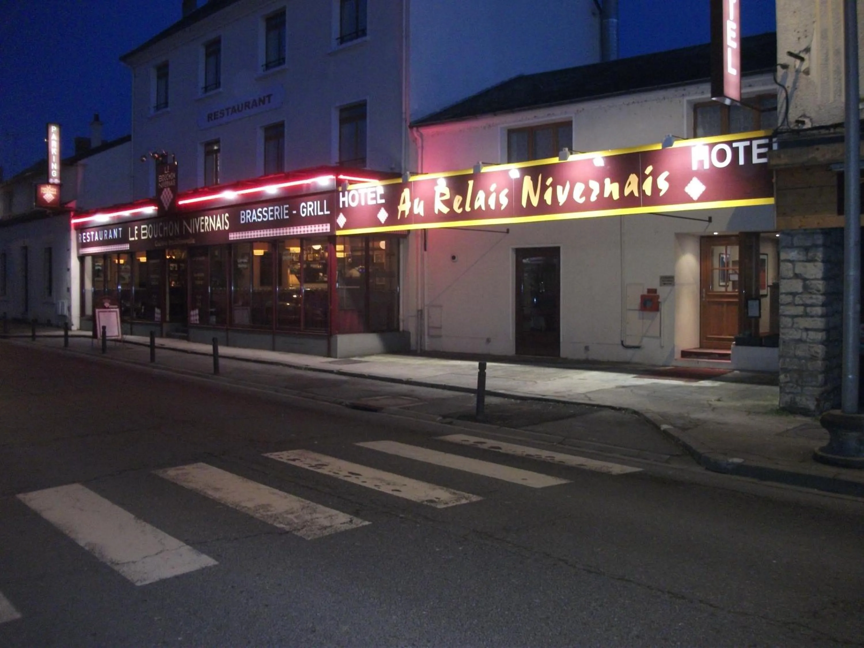 Facade/entrance in Logis hôtel Au Relais Nivernais