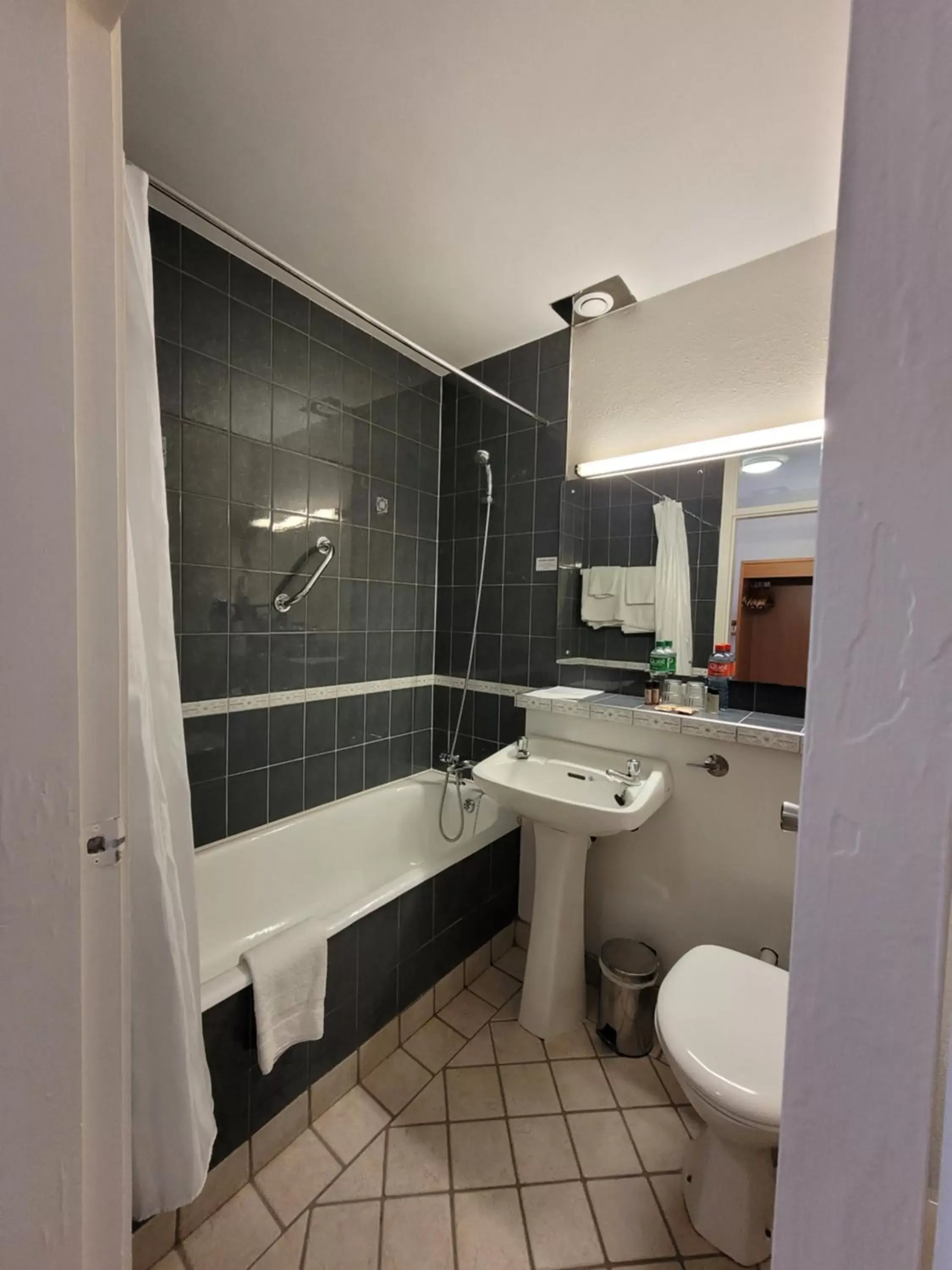 Bathroom in The Kenmare Bay Hotel & Leisure Resort