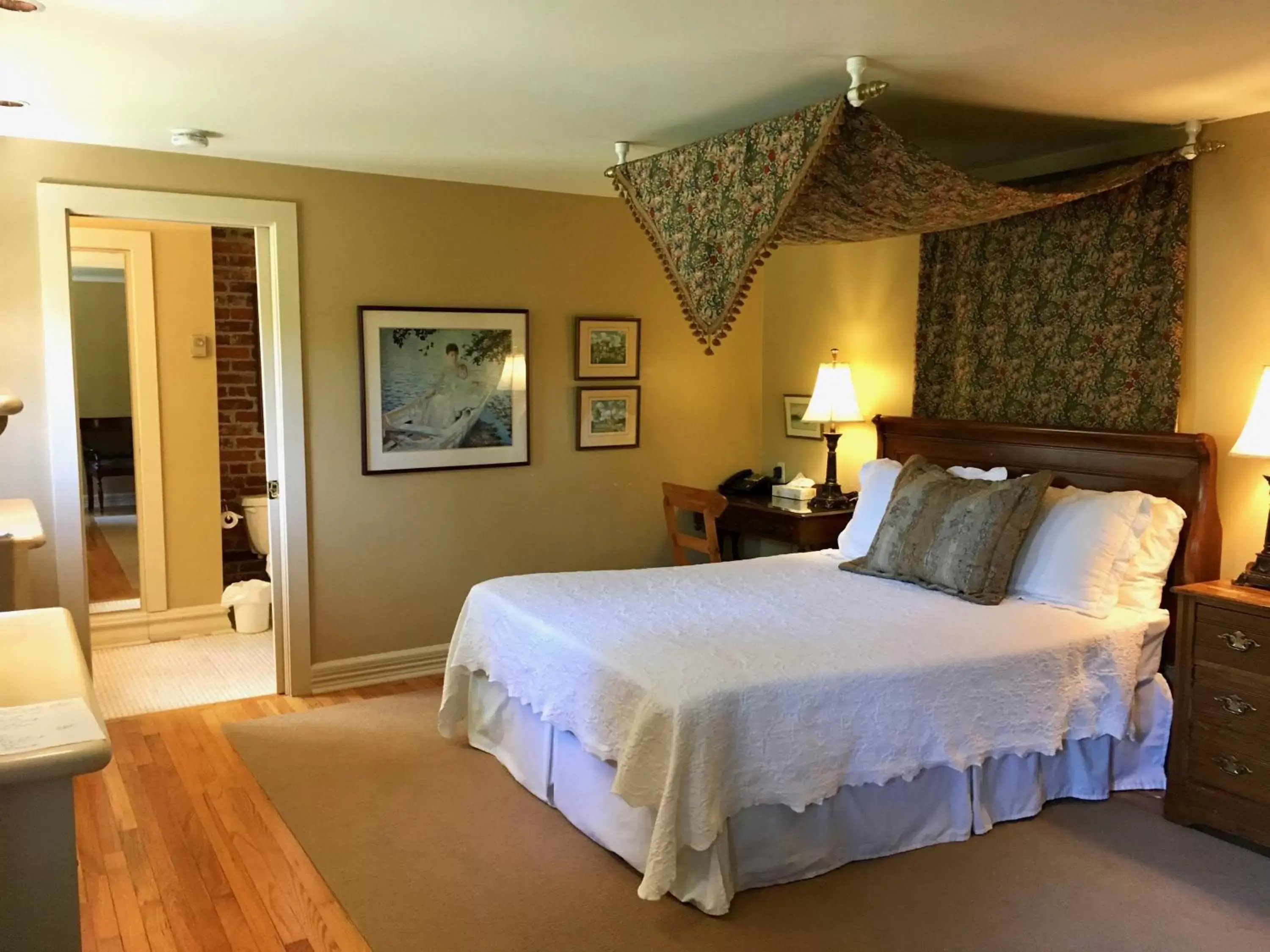 Aberdeen Chamber in Prior Castle Inn Aberdeen Chamber in Prior Castle Inn