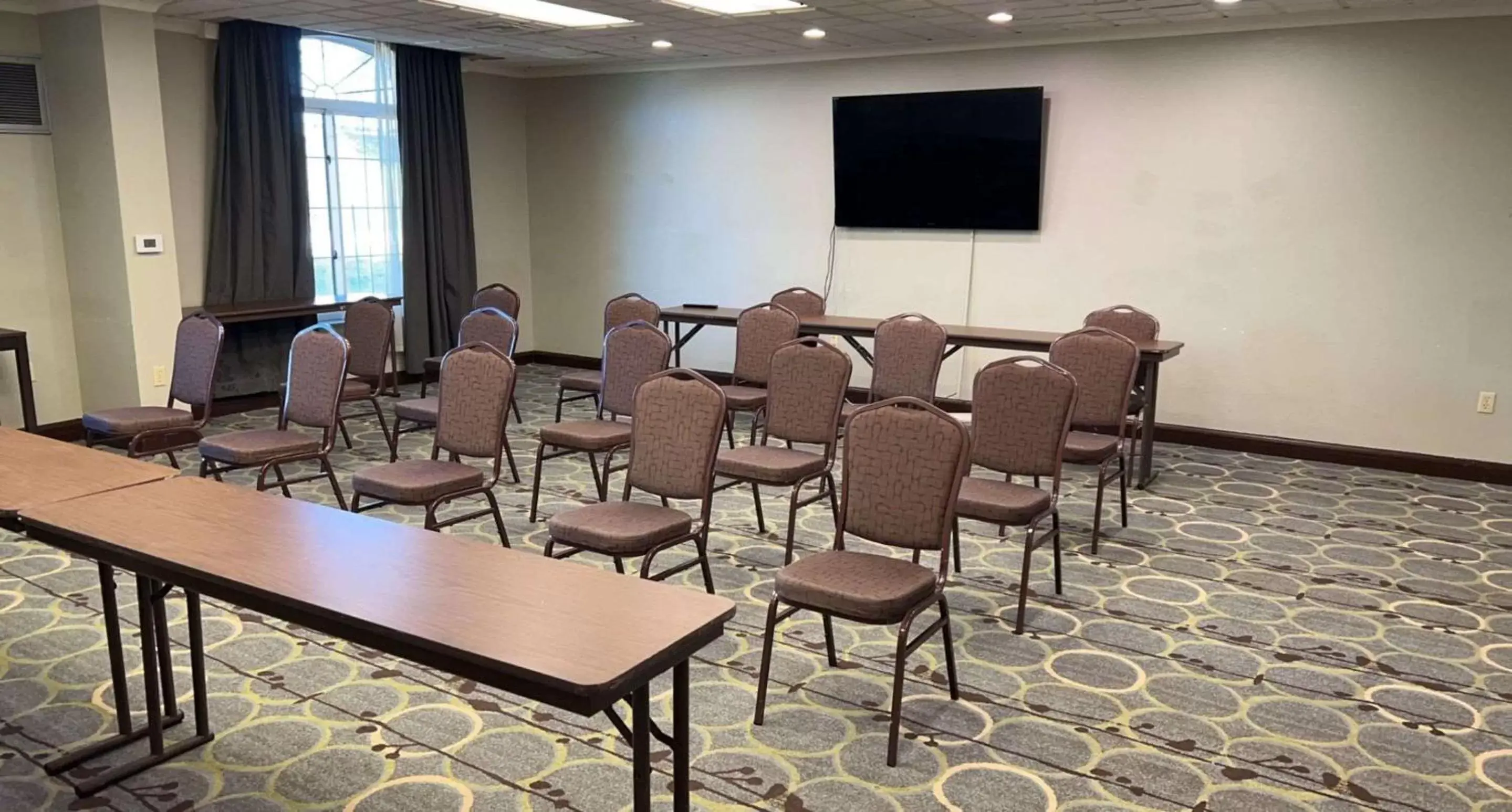 Meeting/conference room in SureStay Plus Hotel by Best Western Vero Beach