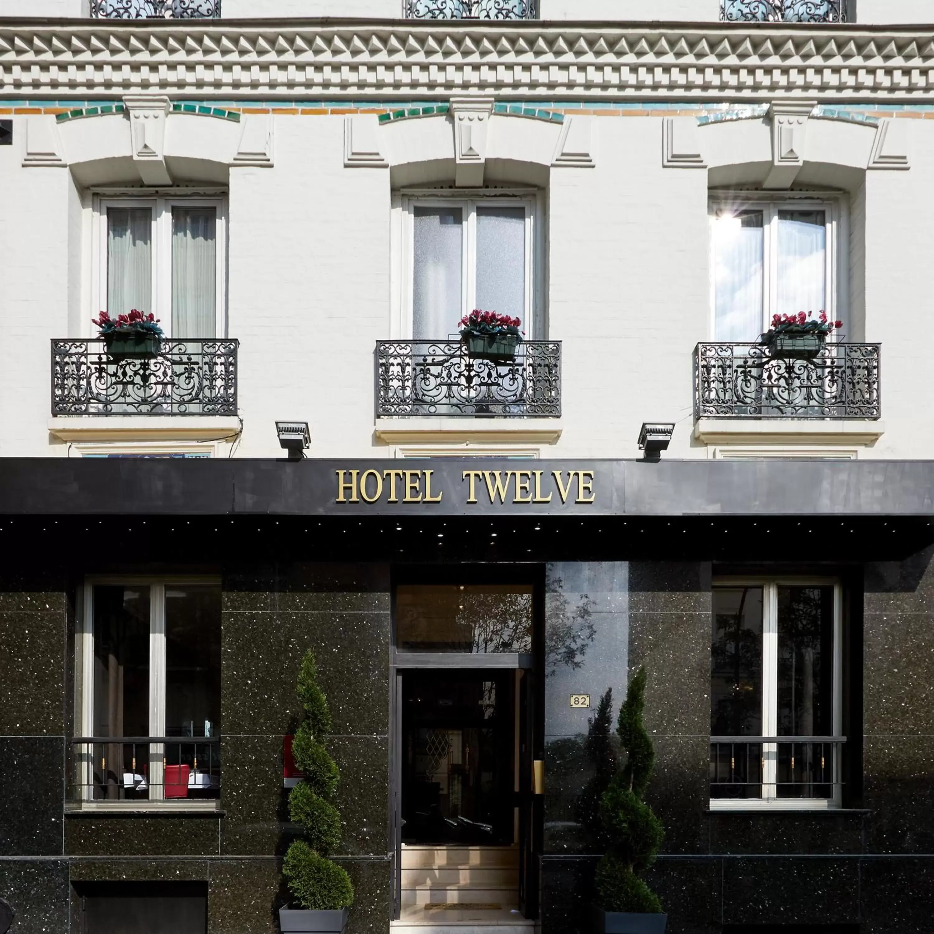 Facade/Entrance in Hotel Le Twelve