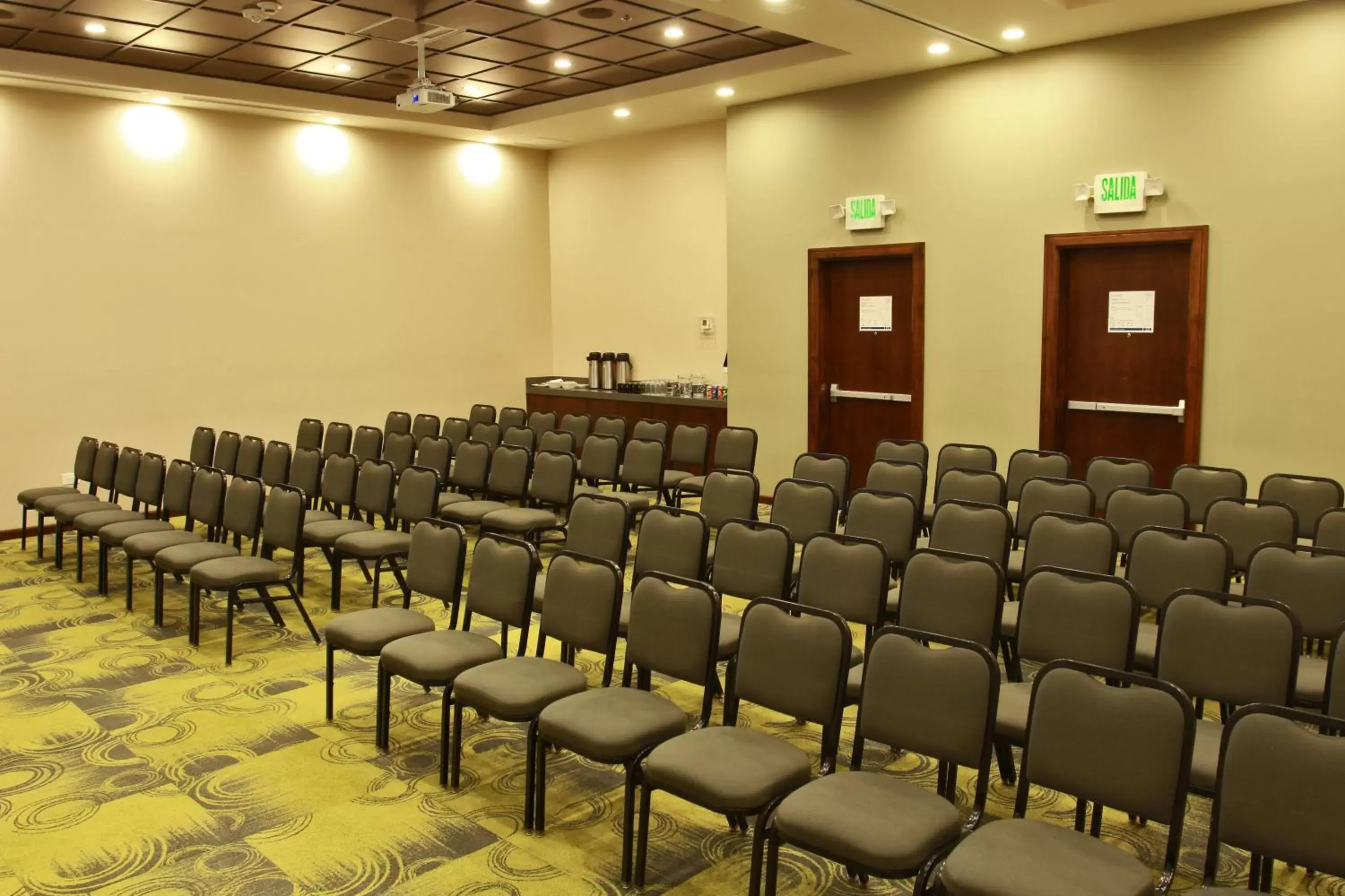 Meeting/conference room in Holiday Inn Express & Suites Mexicali, an IHG Hotel