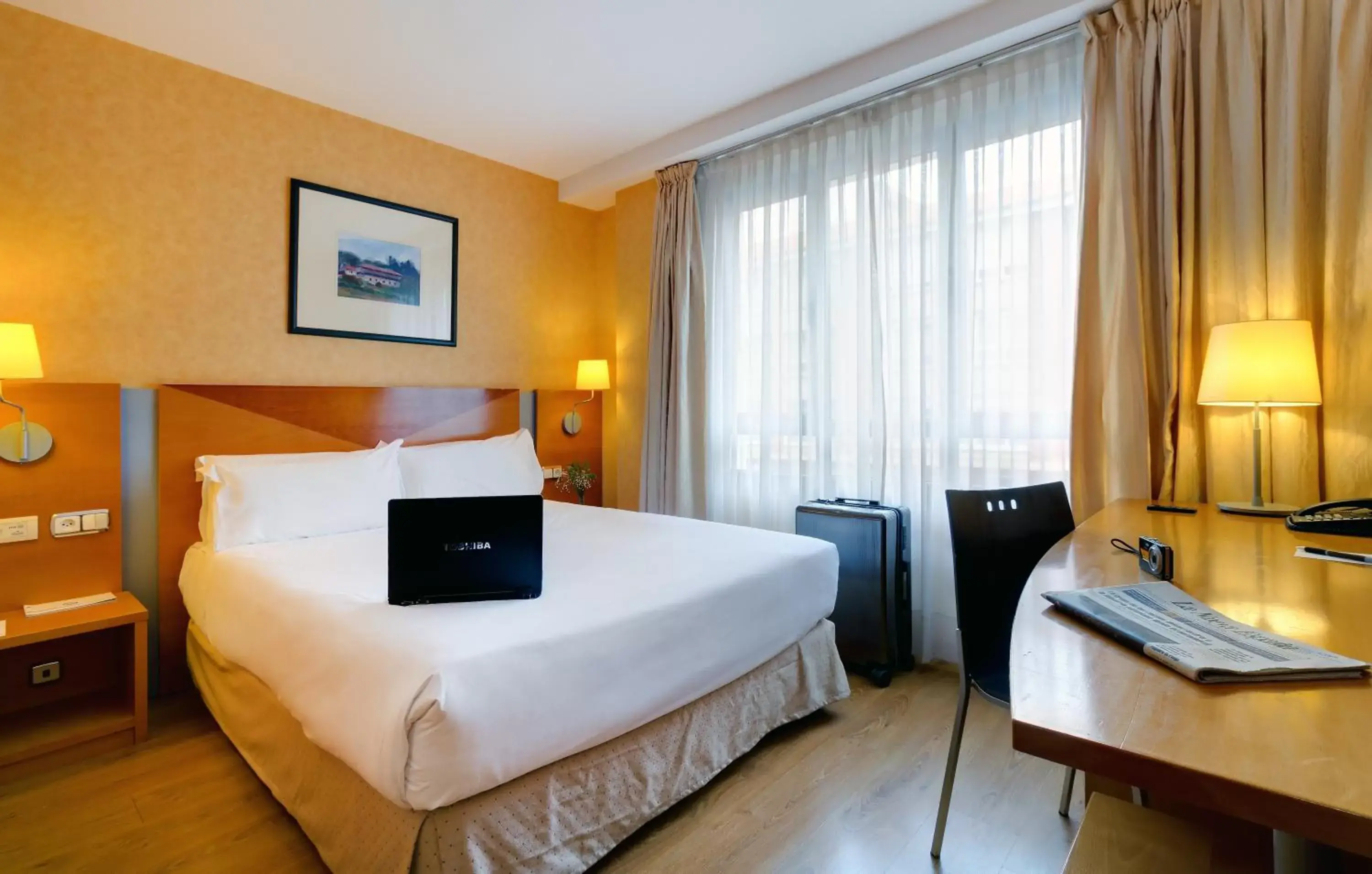 Bedroom, Bed in Oca Villa de Avilés Hotel