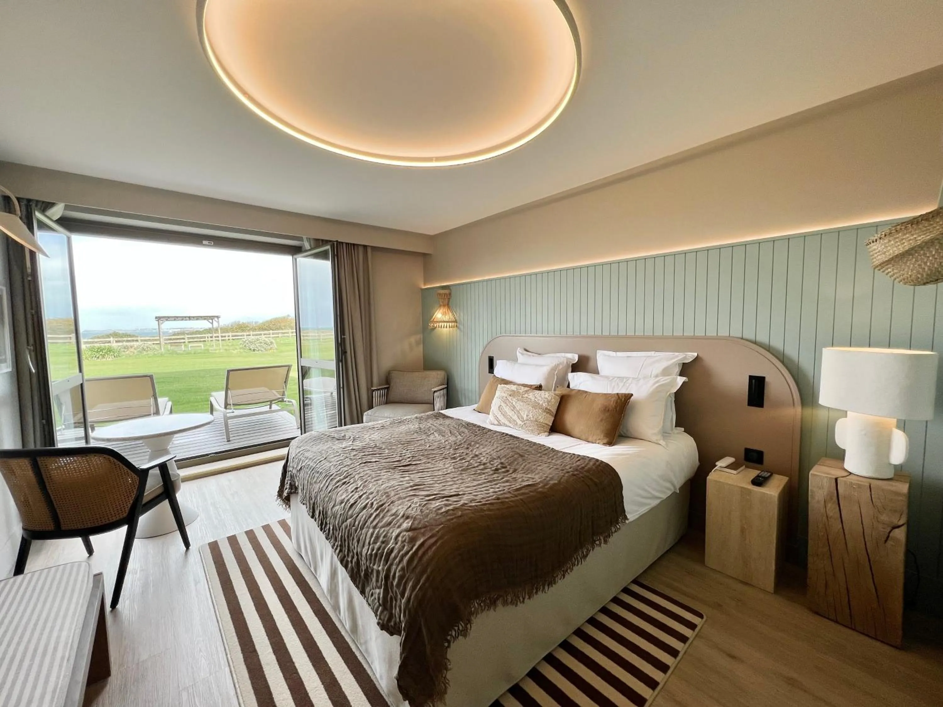 Bed in Emeria Dinard Thalasso Spa