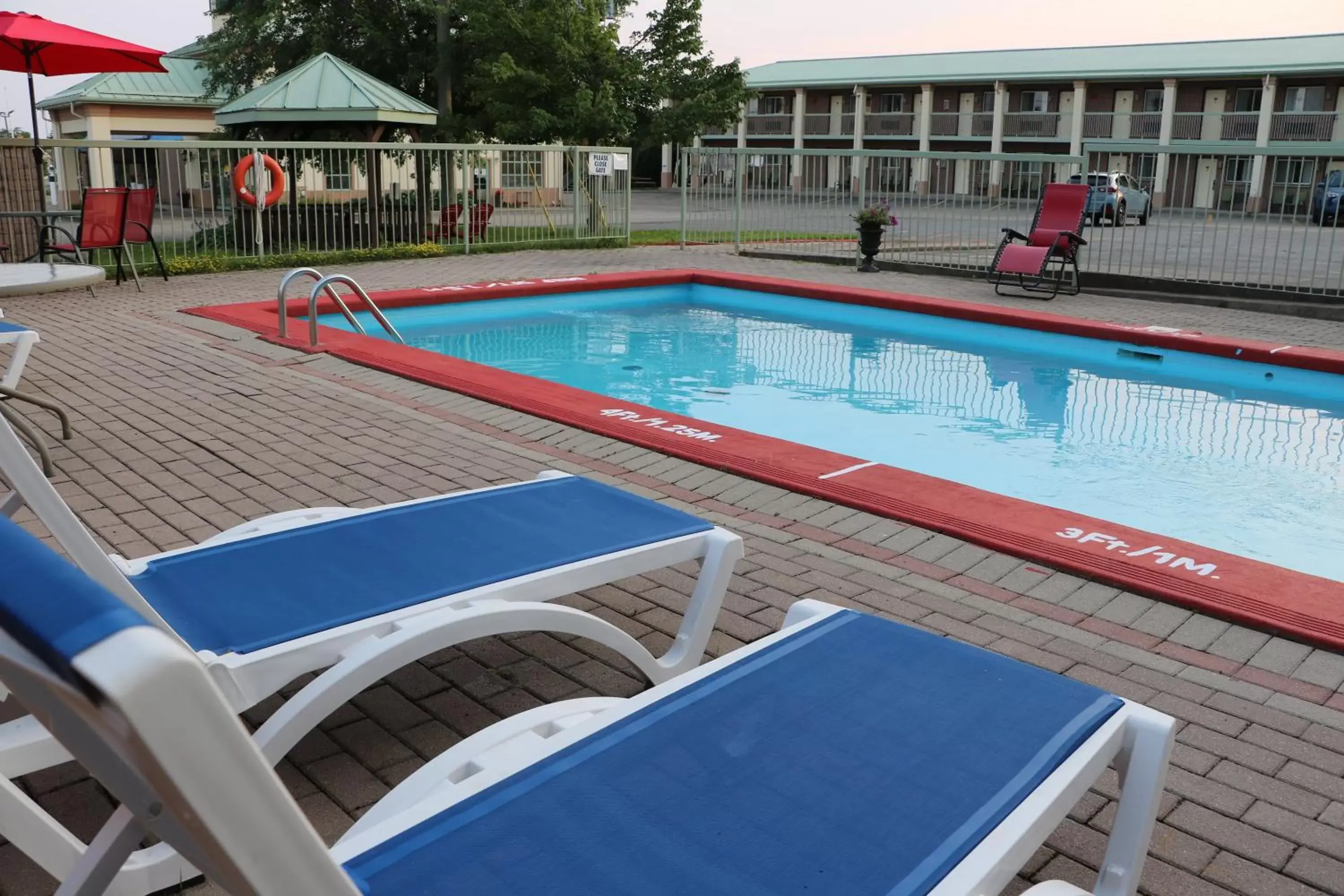 Swimming Pool in Quality Inn & Suites 1000 Islands