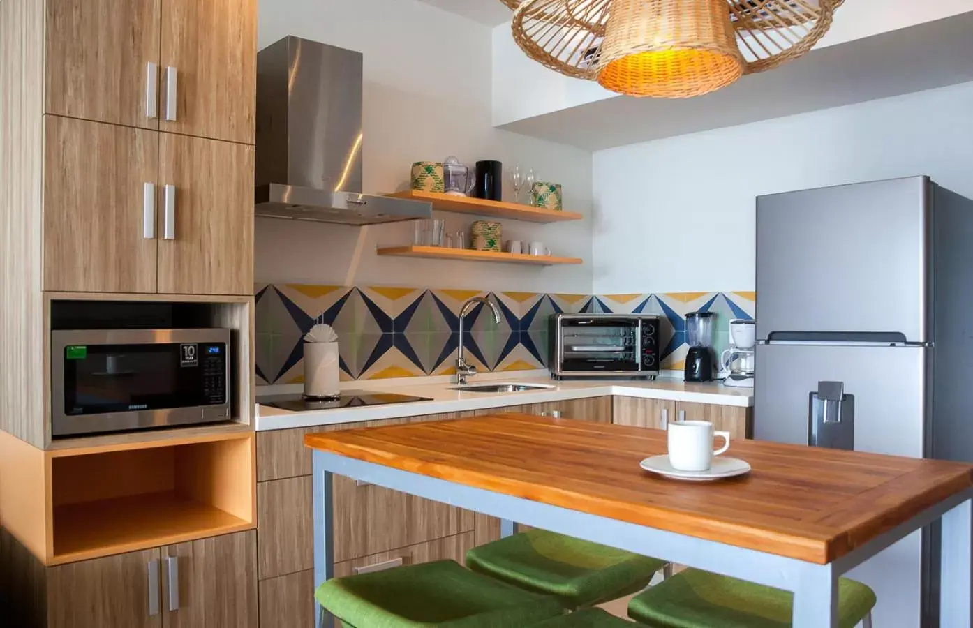 Kitchen or kitchenette, Kitchen/Kitchenette in Opal Suites Apartments