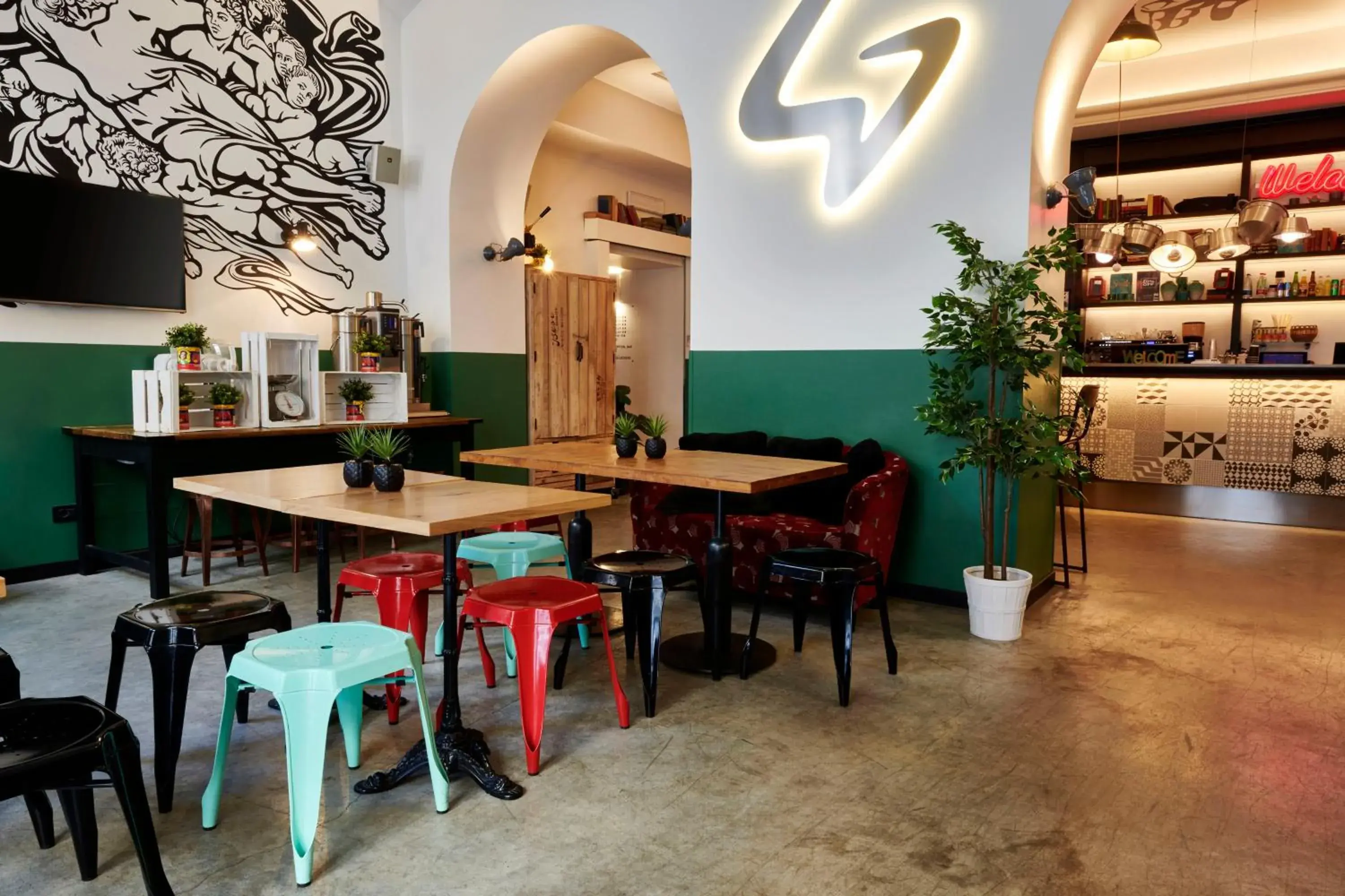 Communal lounge/ TV room, Lounge/Bar in Generator Rome