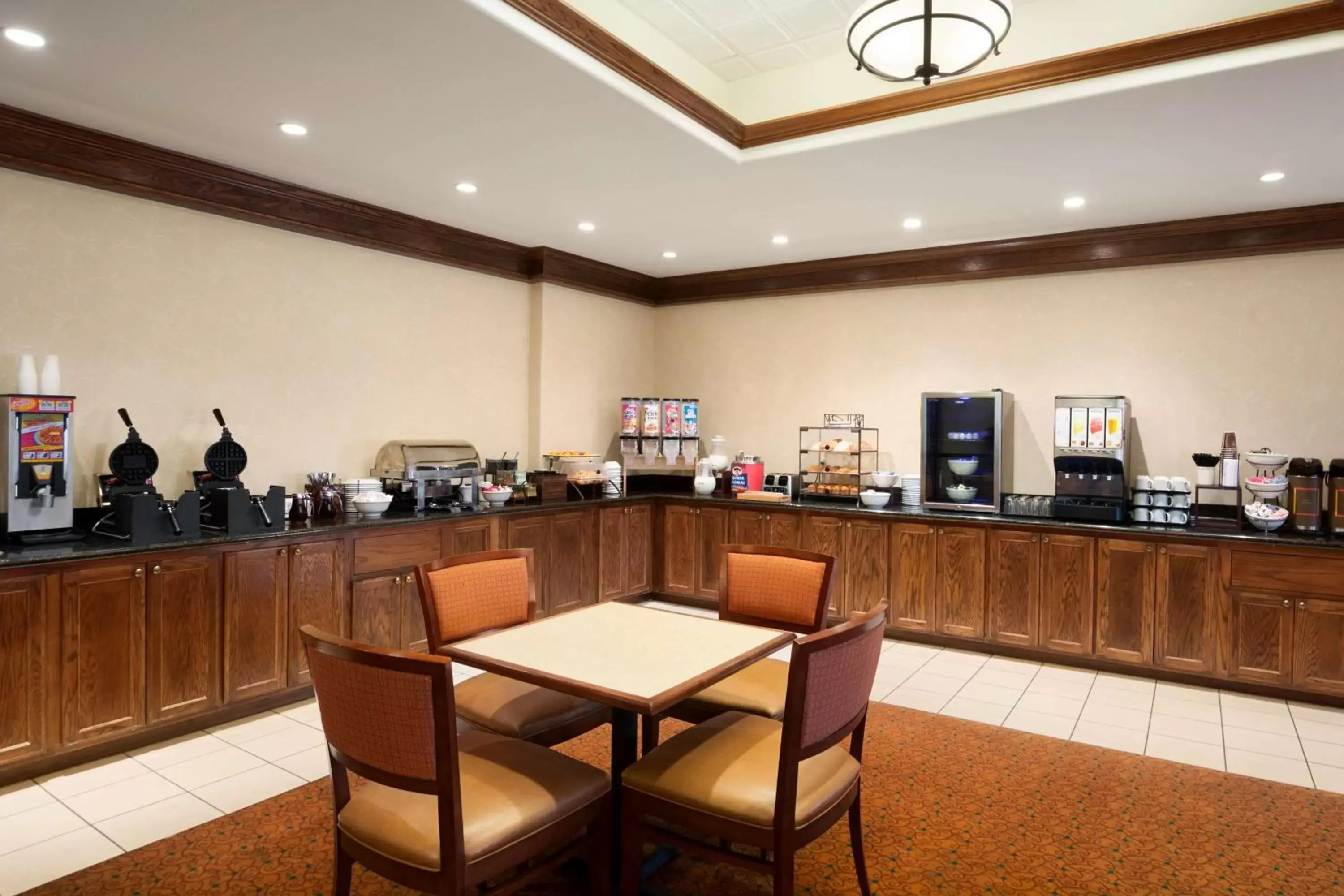 Restaurant/Places to Eat in Country Inn & Suites by Radisson, Oklahoma City - Quail Springs, OK