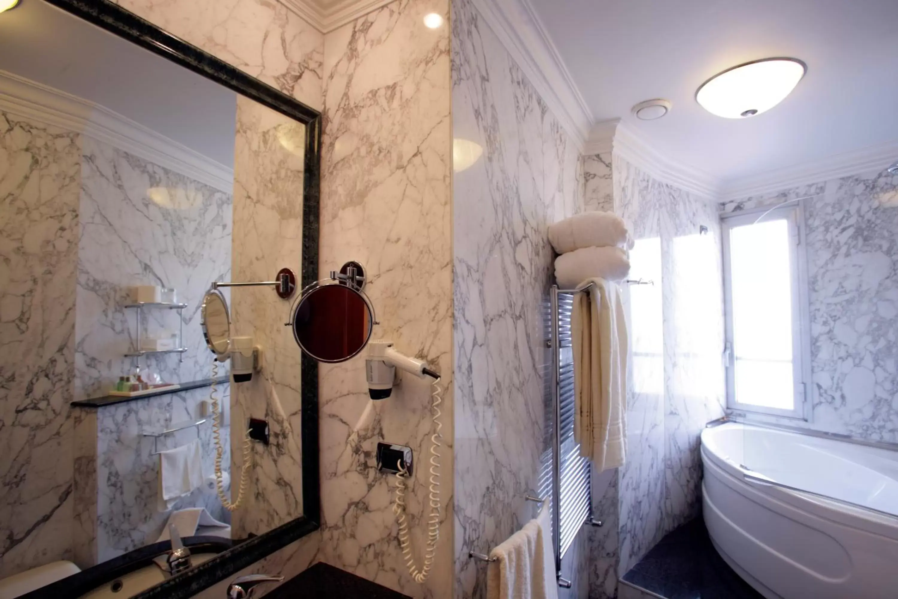Bathroom in Hotel Capitol Milano