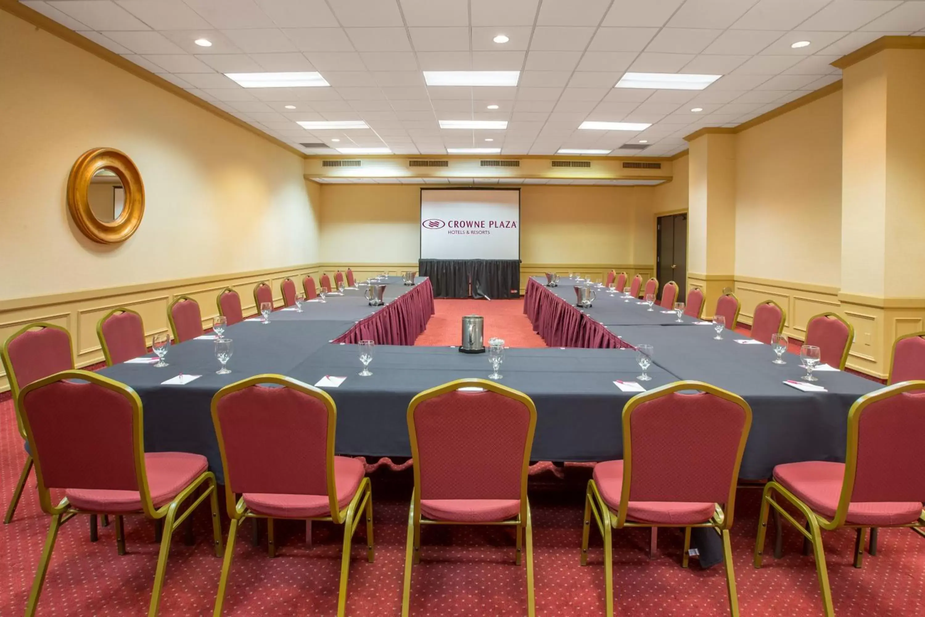 Meeting/conference room in Crowne Plaza Cleveland Airport, an IHG Hotel