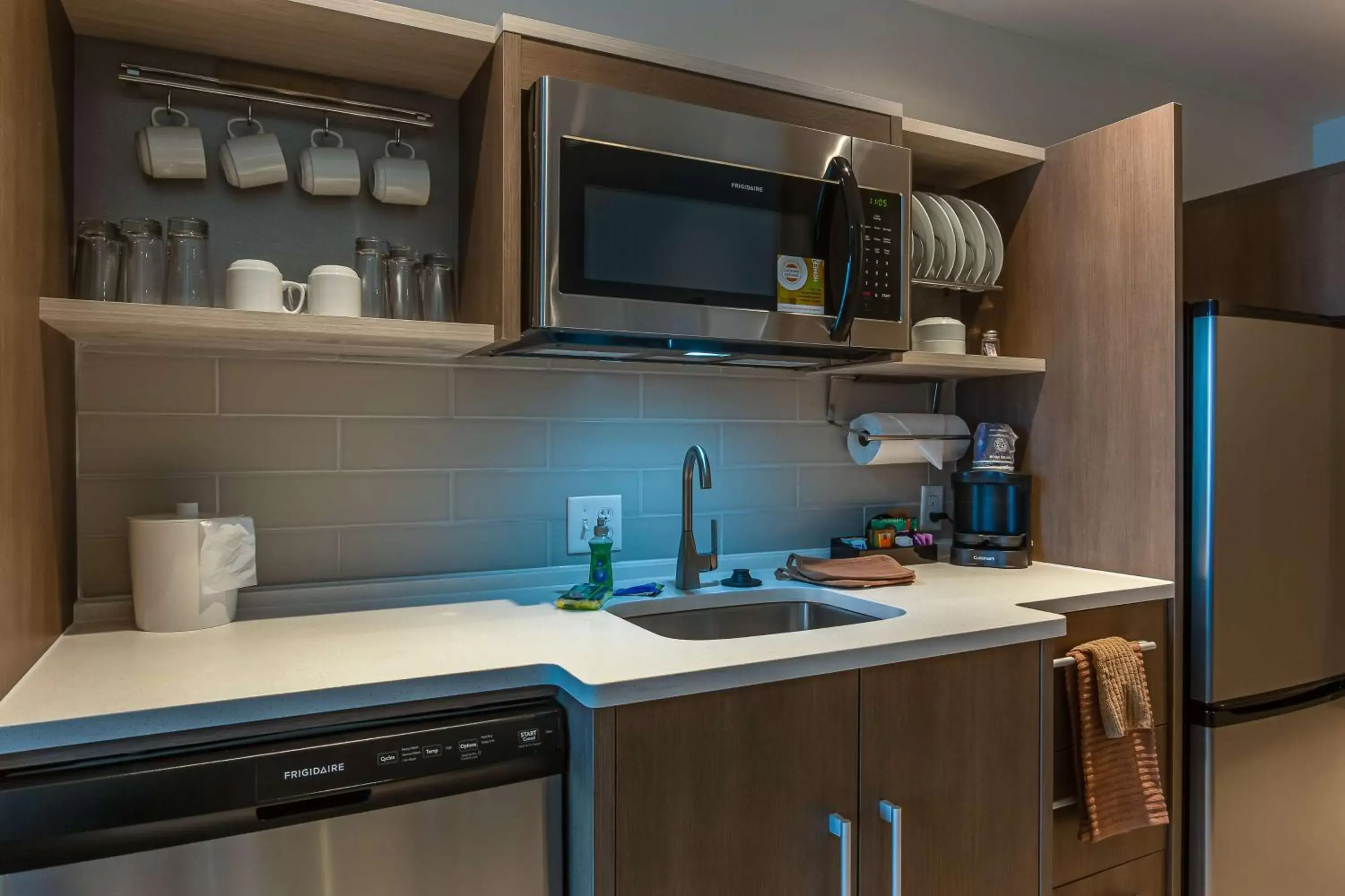 Kitchen or kitchenette, Kitchen/Kitchenette in Home2 Suites By Hilton Nashville Bellevue