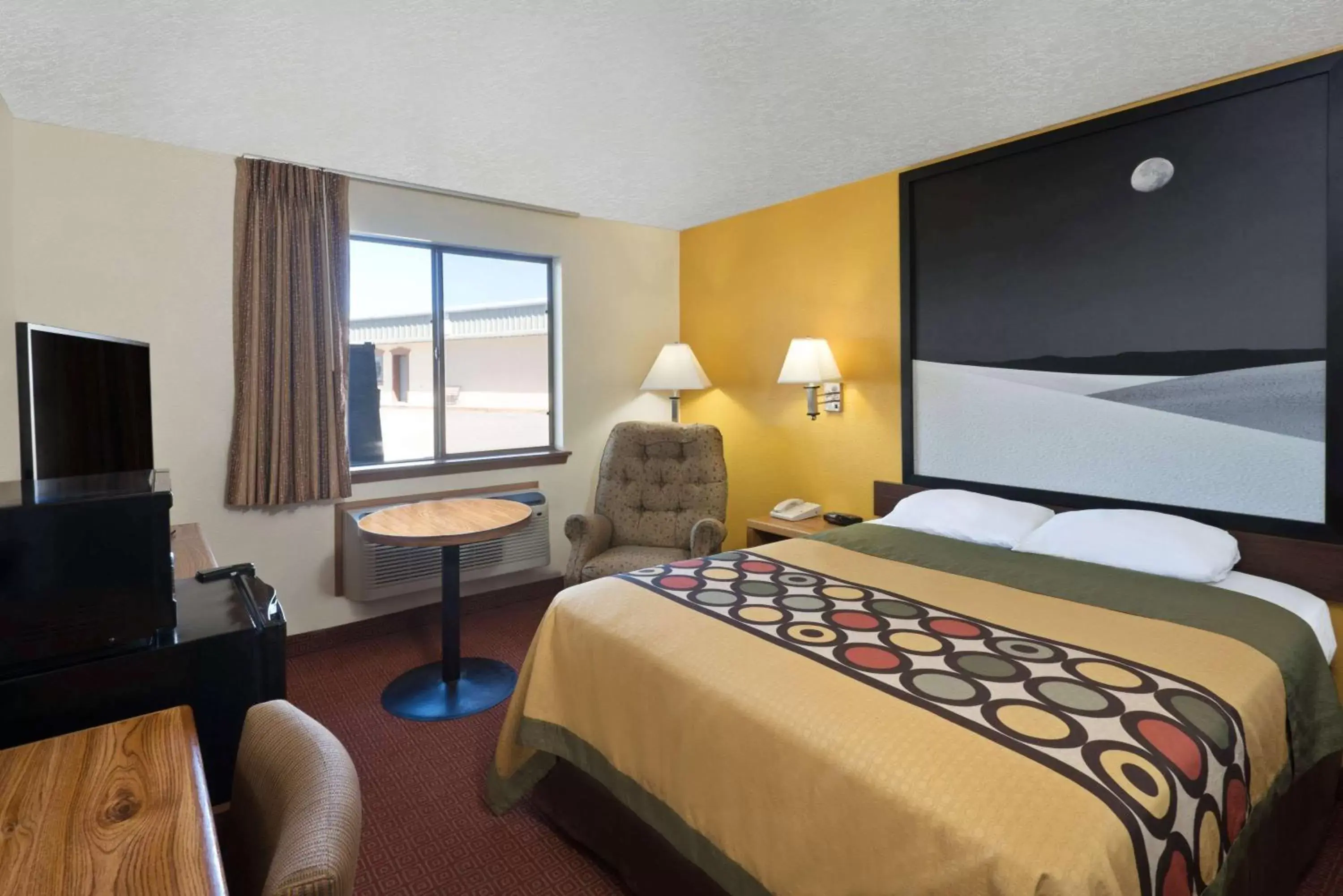 Photo of the whole room, Bed in Super 8 by Wyndham Alamogordo