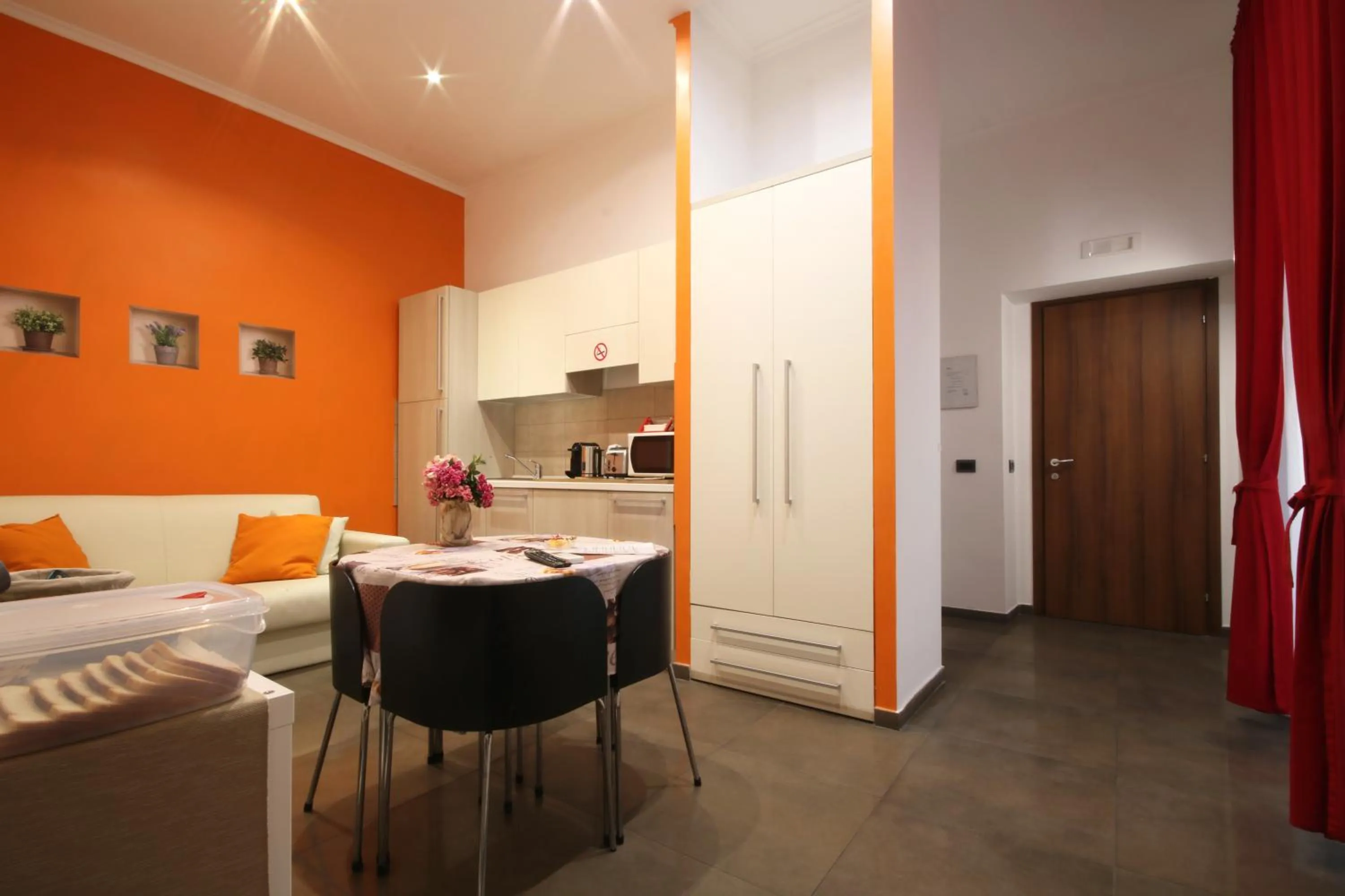 Photo of the whole room in Vatication B&B