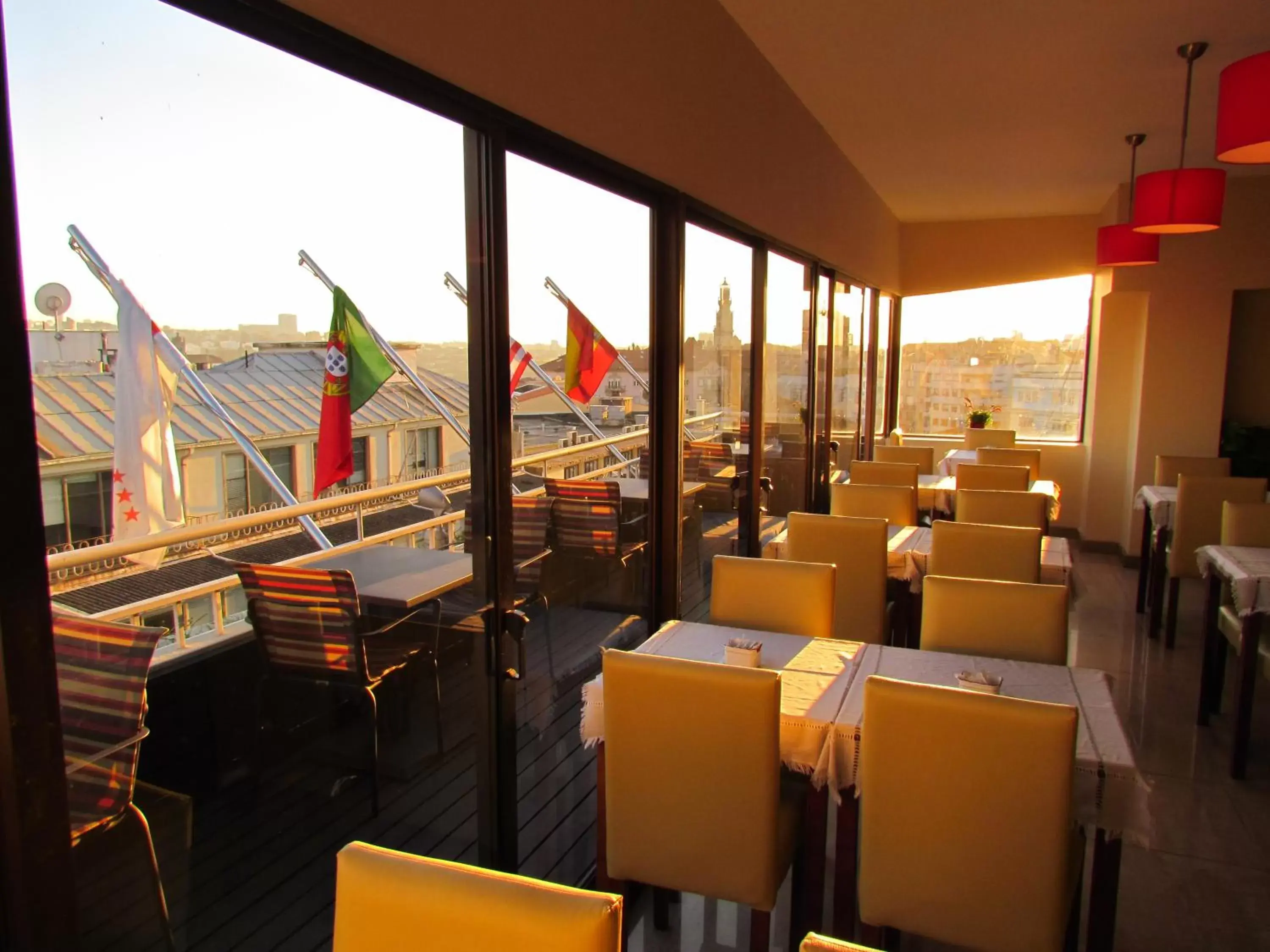 Restaurant/places to eat in Vera Cruz Porto Downtown Hotel Restaurant/places to eat in Vera Cruz Porto Downtown Hotel