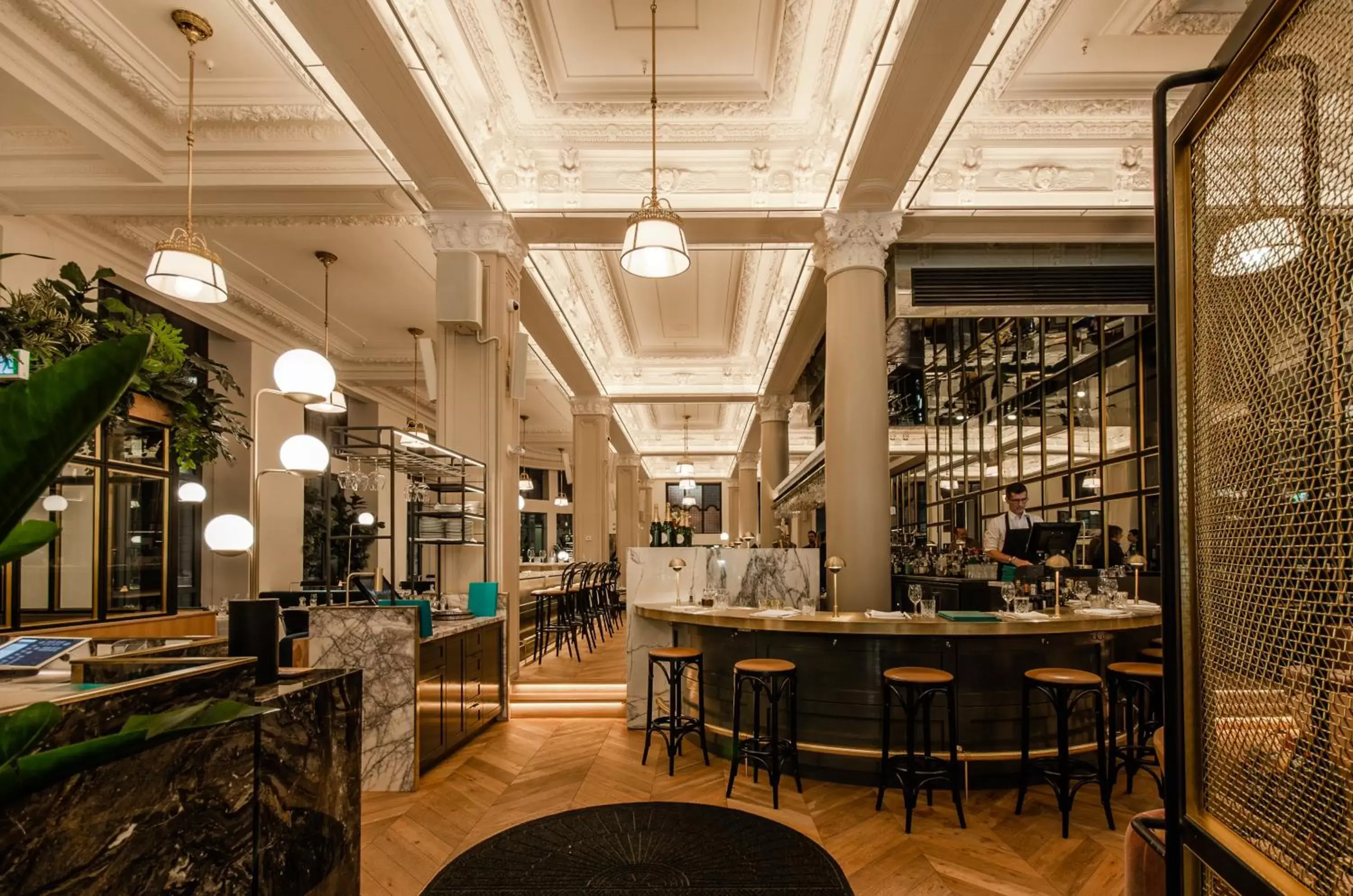 Restaurant/places to eat, Lounge/Bar in Hôtel Birks Montréal