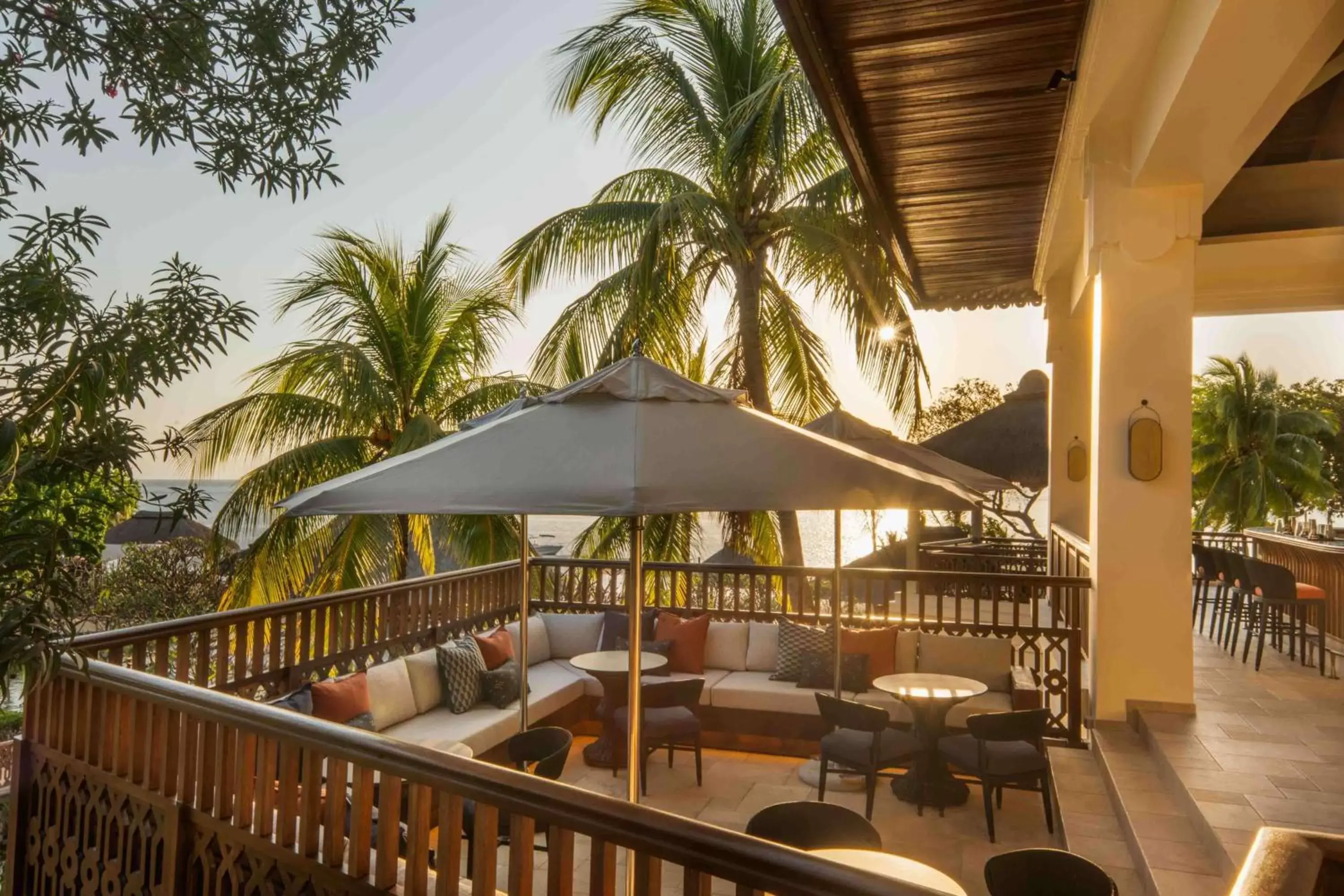 Lounge or bar in Hilton Mauritius Resort & Spa