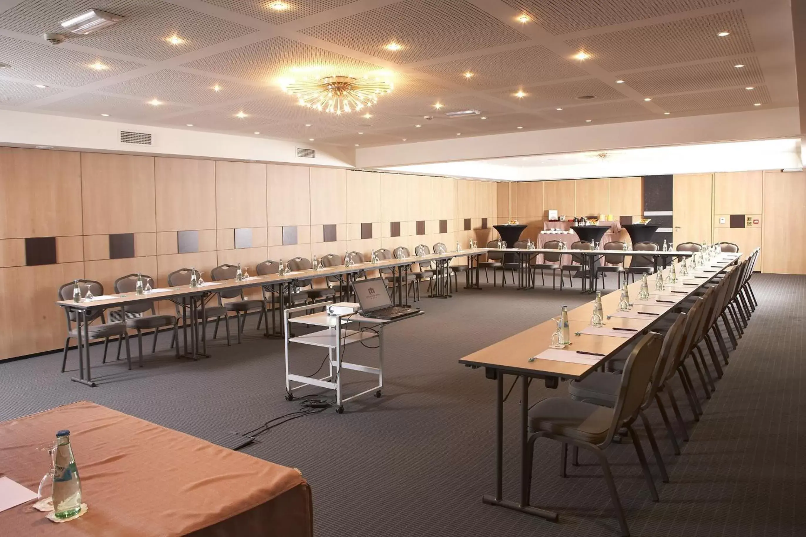 Day, Business Area/Conference Room in Keizershof Hotel Aalst