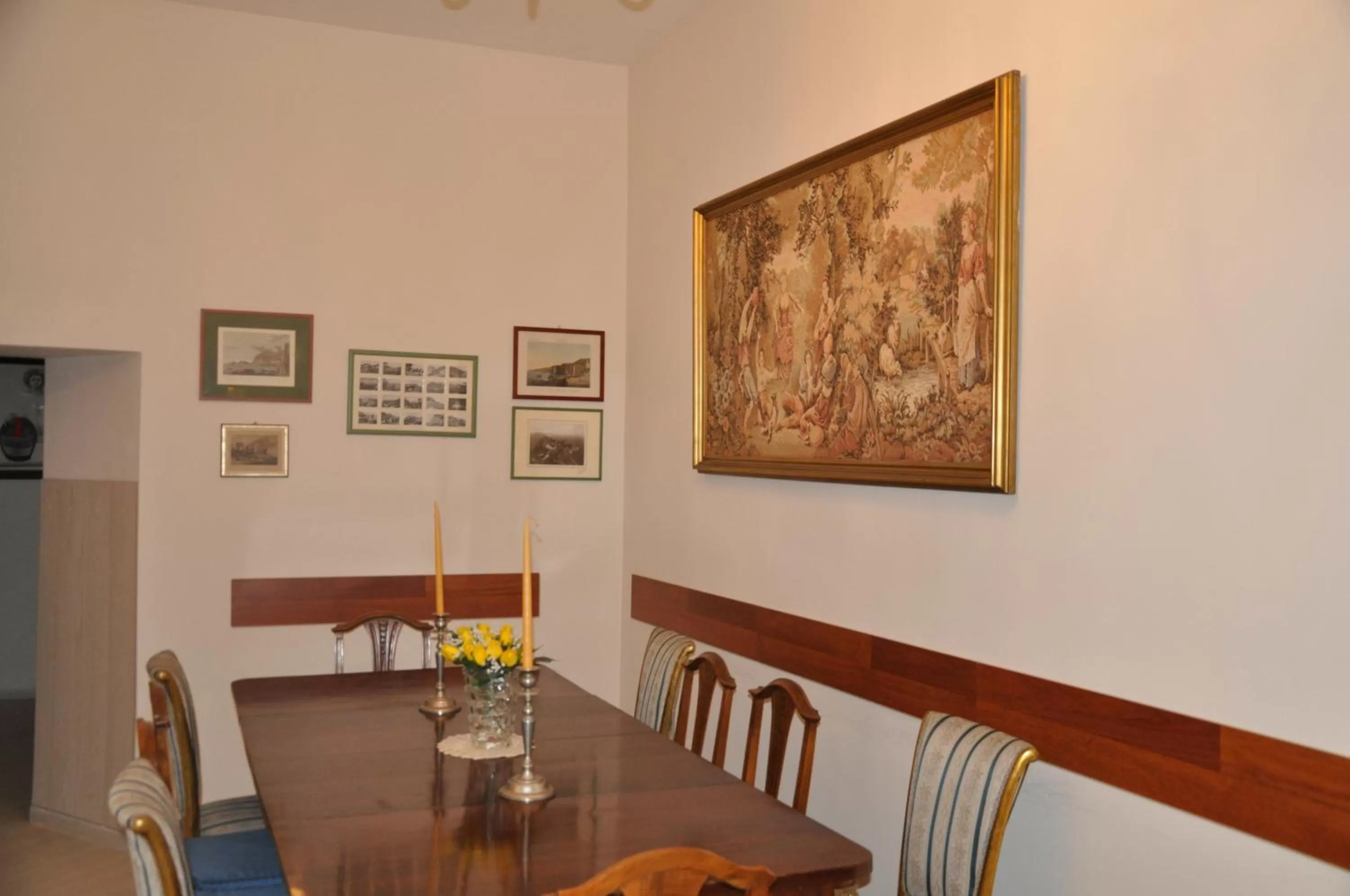 Dining area in Domus Borbonica