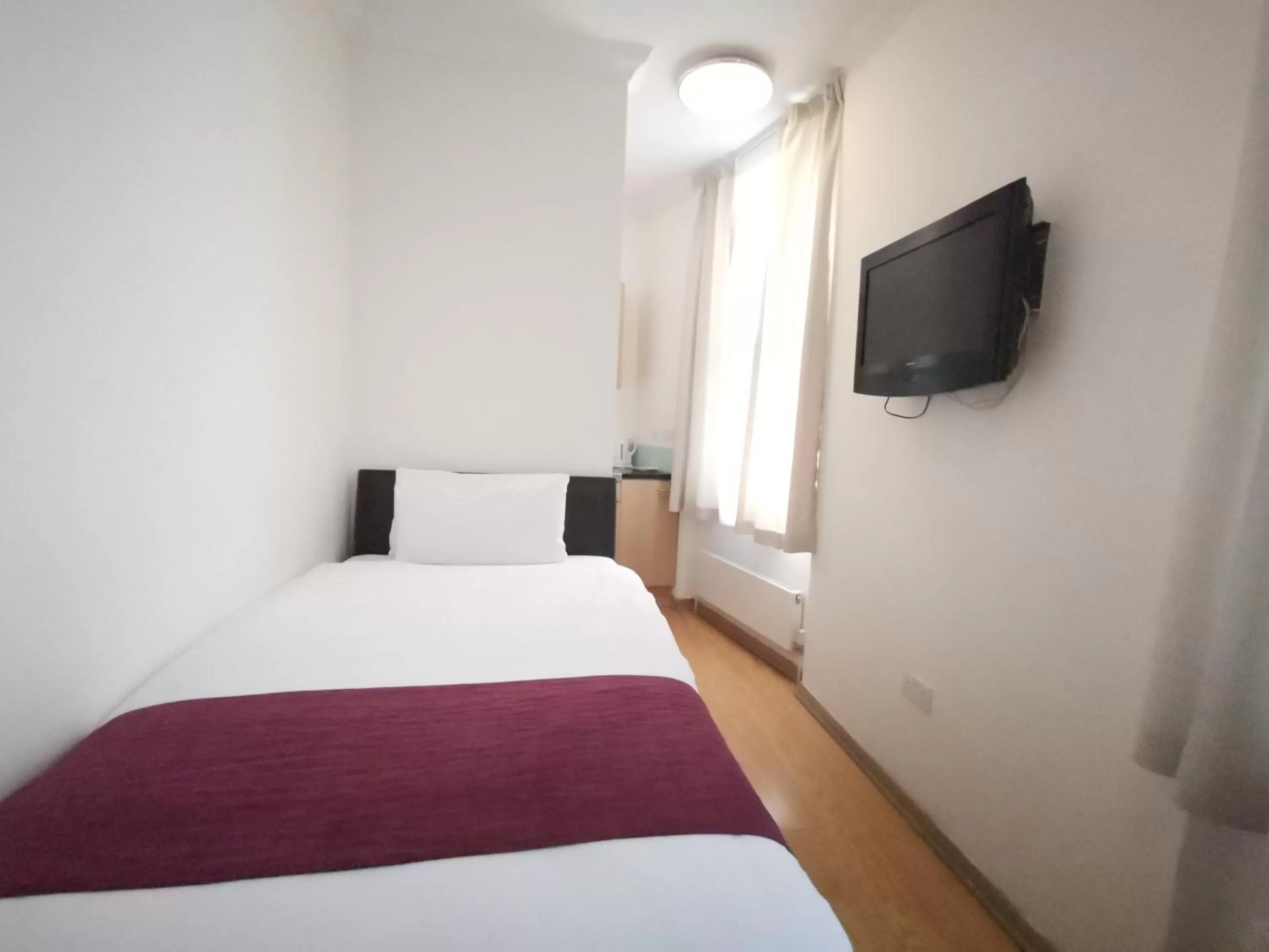 Photo of the whole room, Bed in The Royale Chulan Hyde Park Hotel