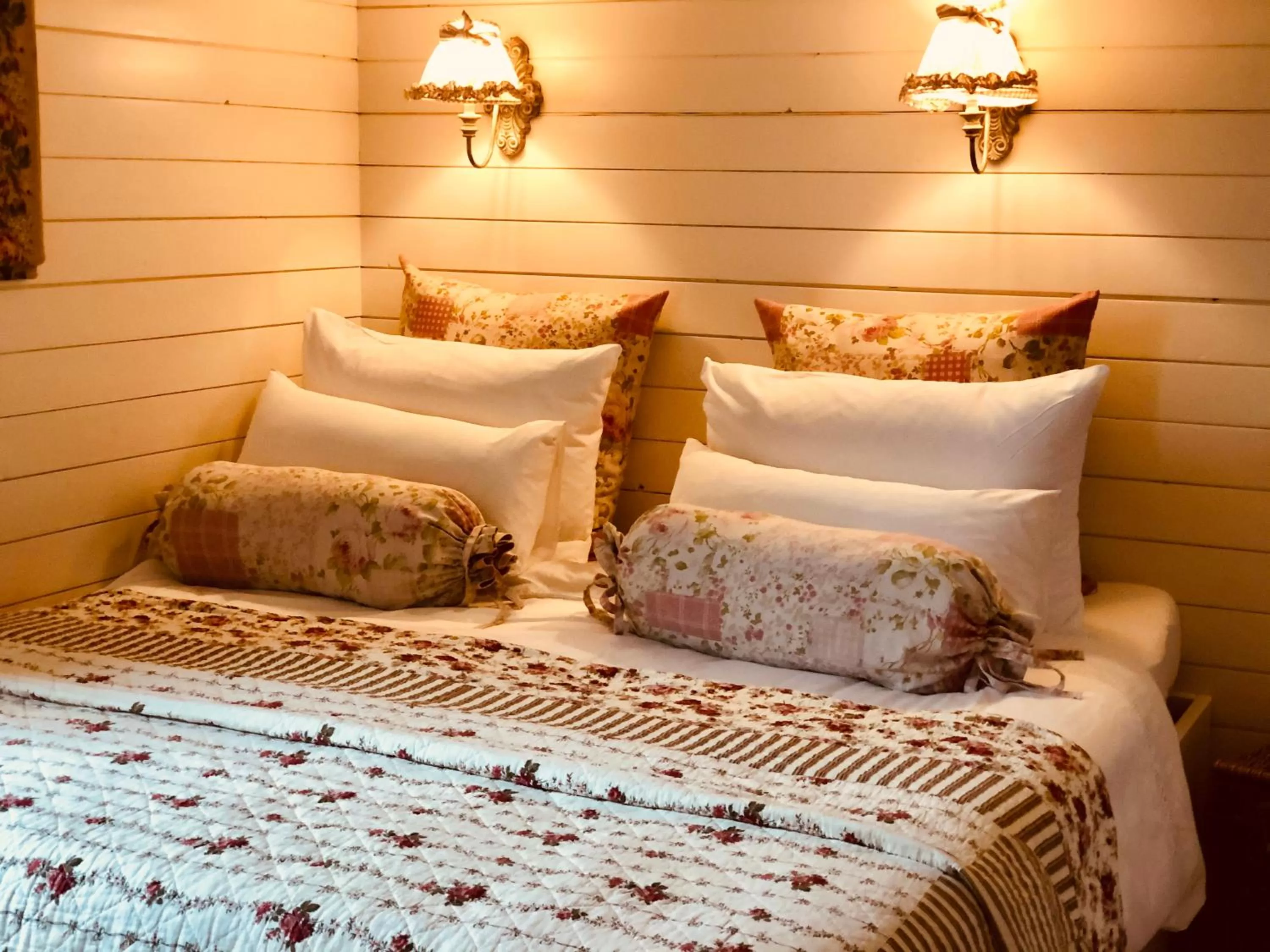 Bed in Weißt Du noch - Gästehäuser & Suiten