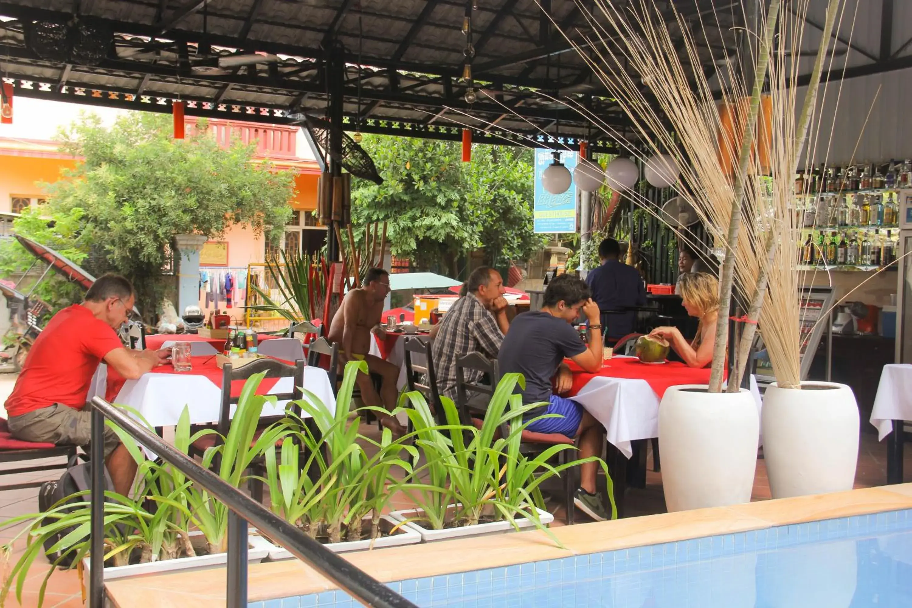 Restaurant/places to eat in Tropical Breeze Restaurant/places to eat in Tropical Breeze