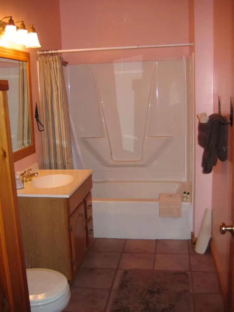 Bathroom in Trails End Inn