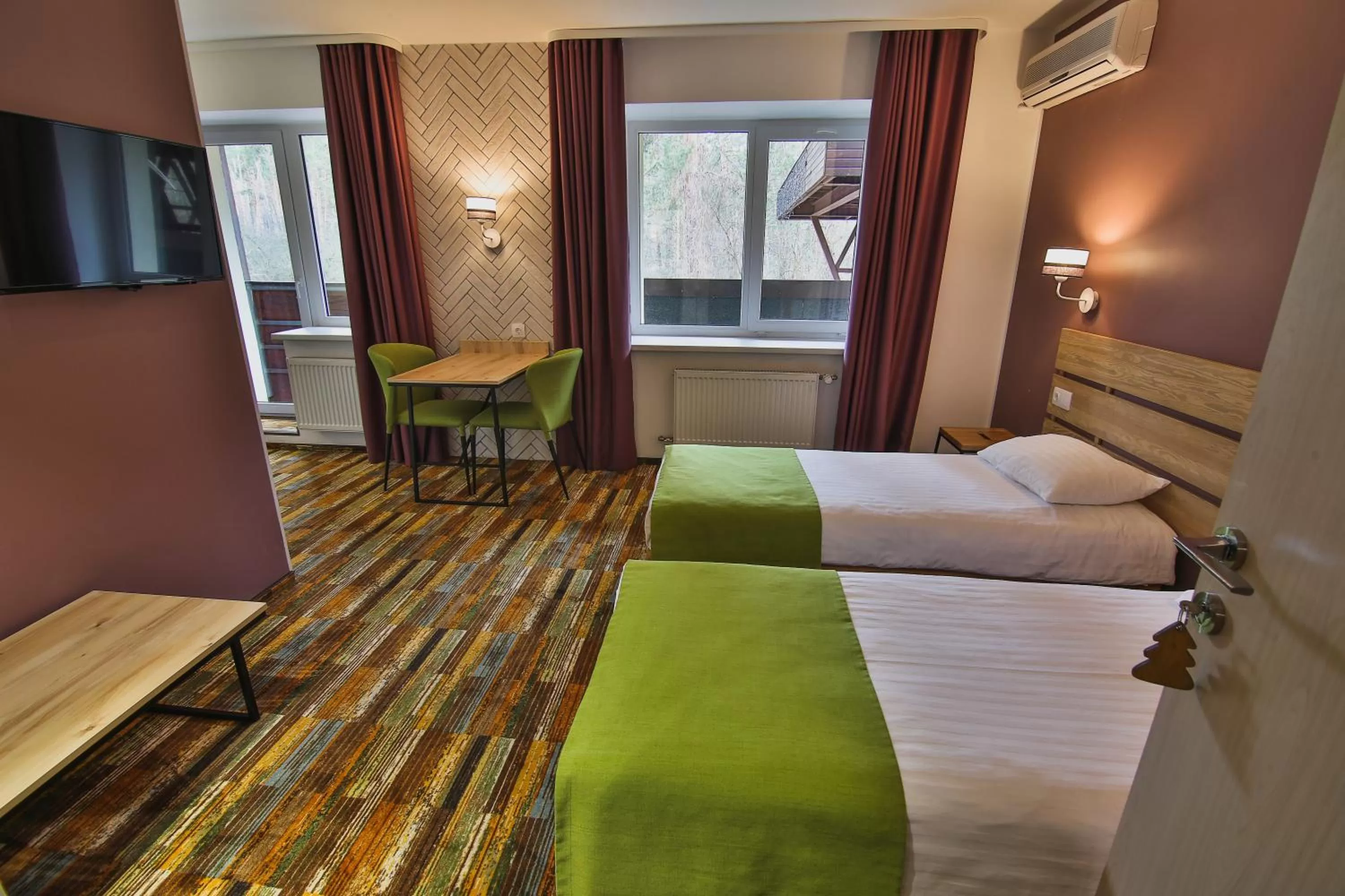 Toilet, Bed in Ukraina Hotel