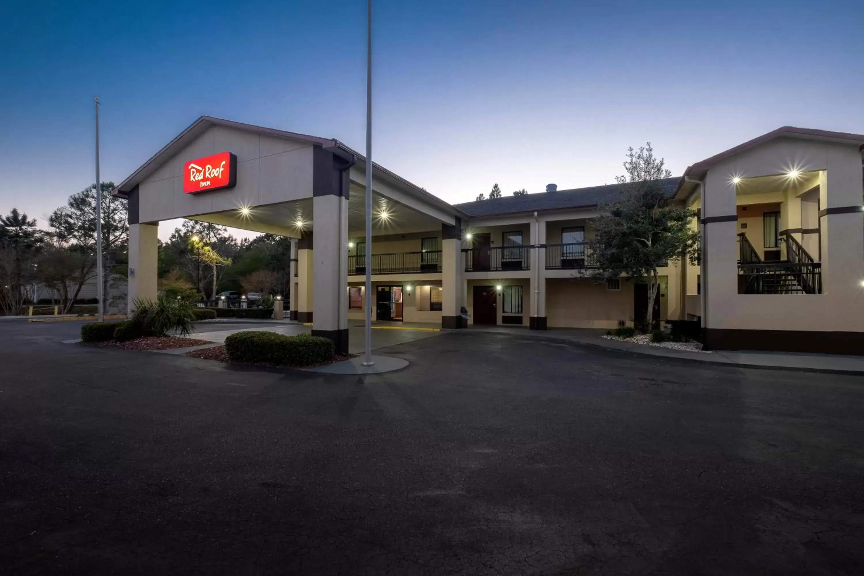 Facade/entrance, Property Building in Red Roof Inn Gulf Shores