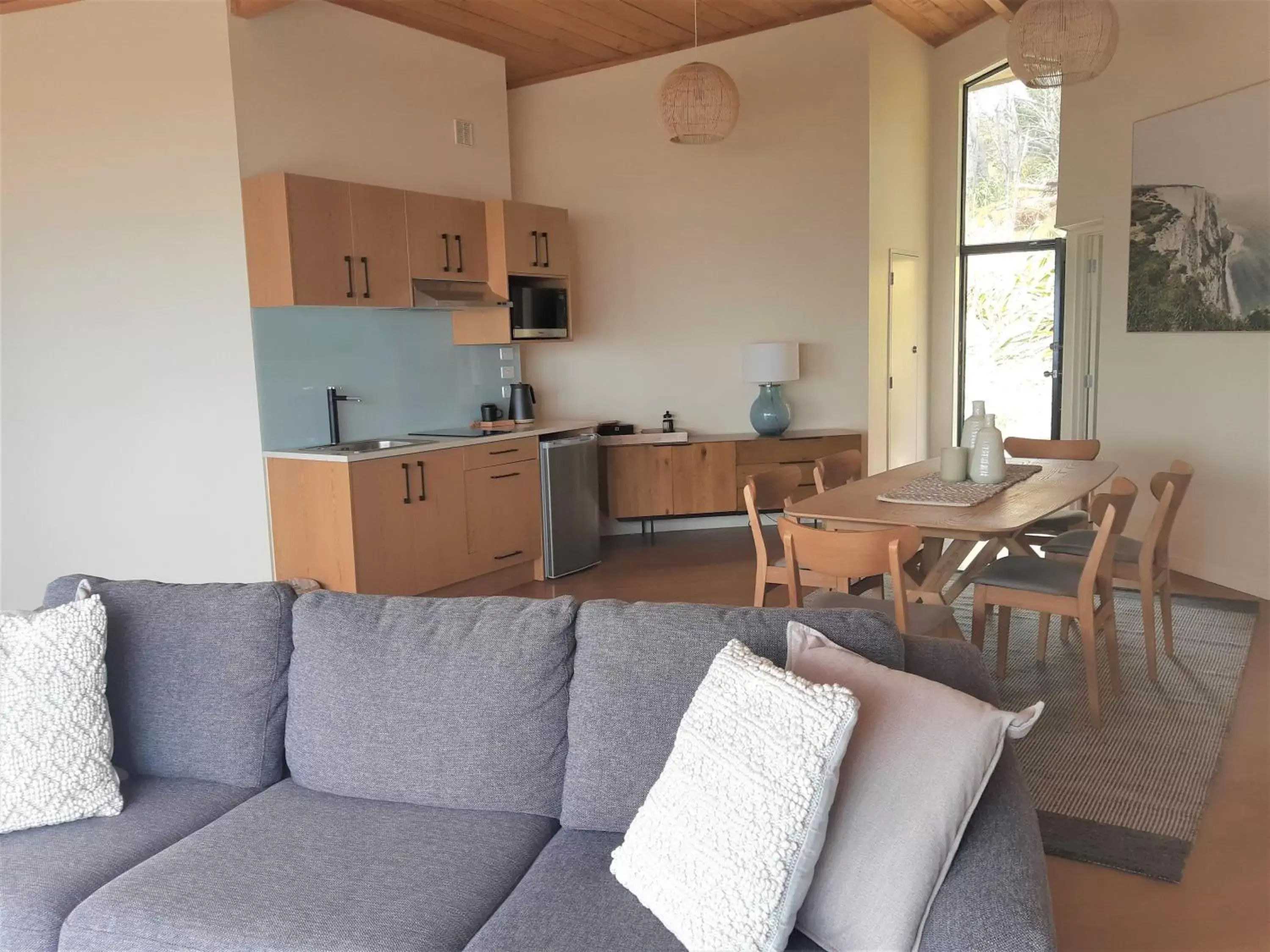 Coffee/tea facilities, Seating Area in Castaways Resort