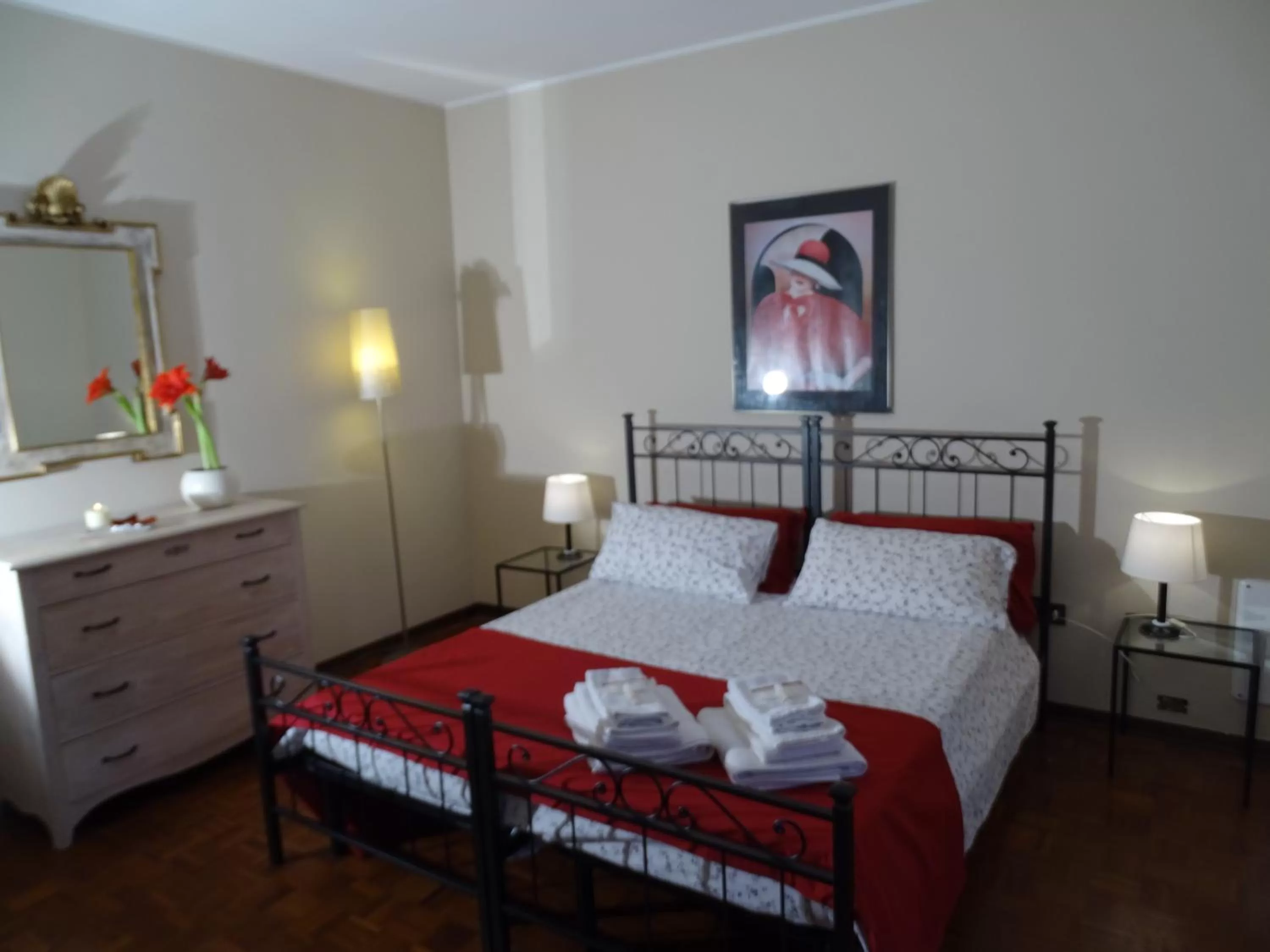 Photo of the whole room, Bed in La casa di Clara