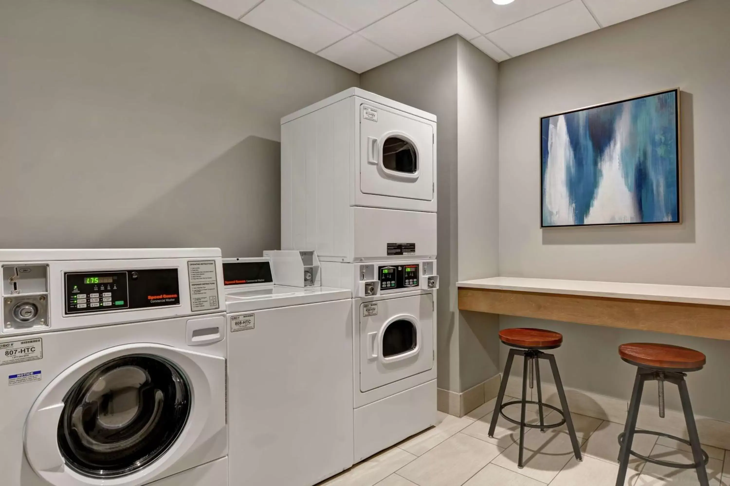 Property building, Kitchen/Kitchenette in Homewood Suites By Hilton Lynchburg