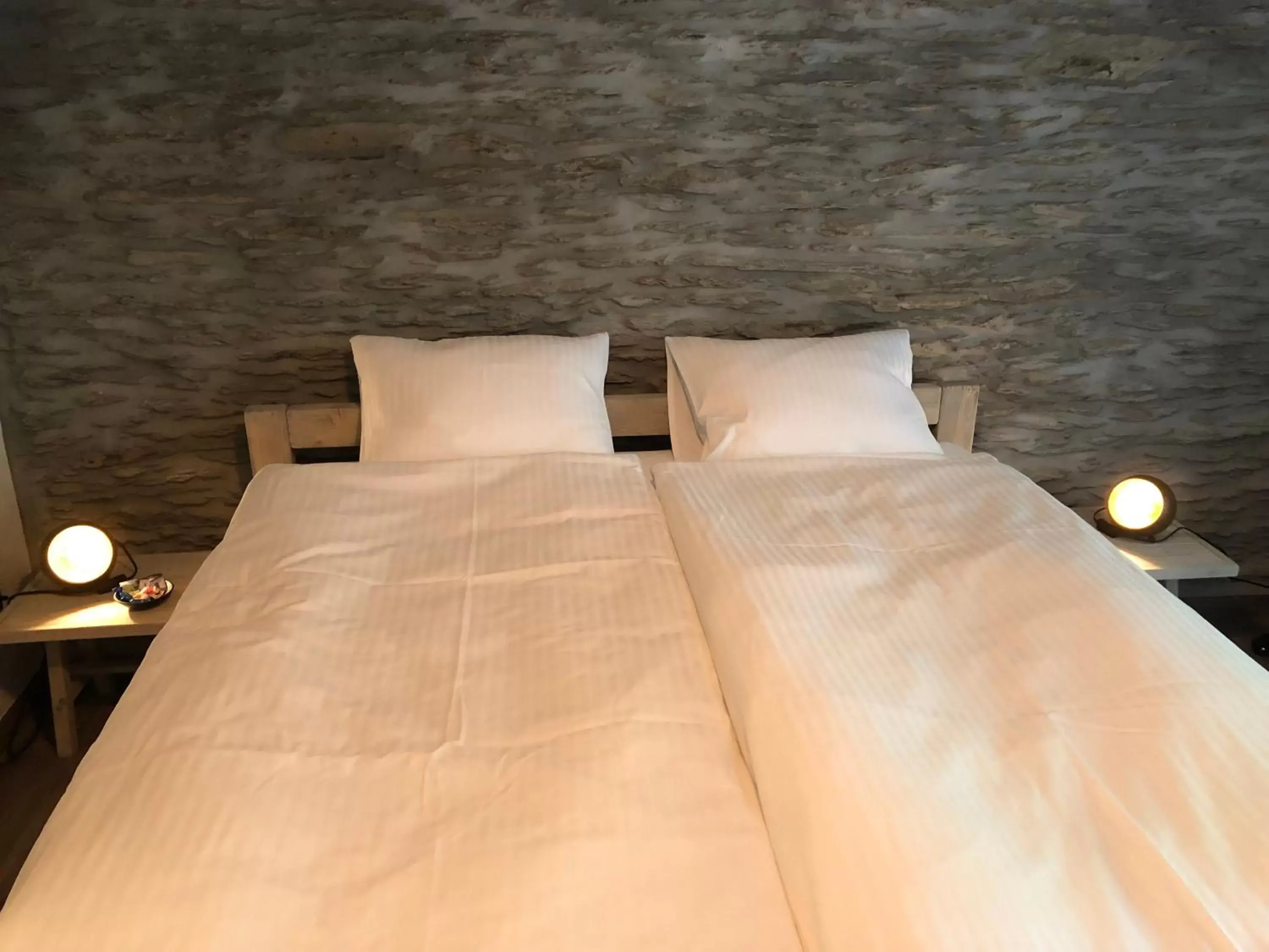 Double Room with Private Bathroom in B&B Le Nid d'Hirondelle Double Room with Private Bathroom in B&B Le Nid d'Hirondelle