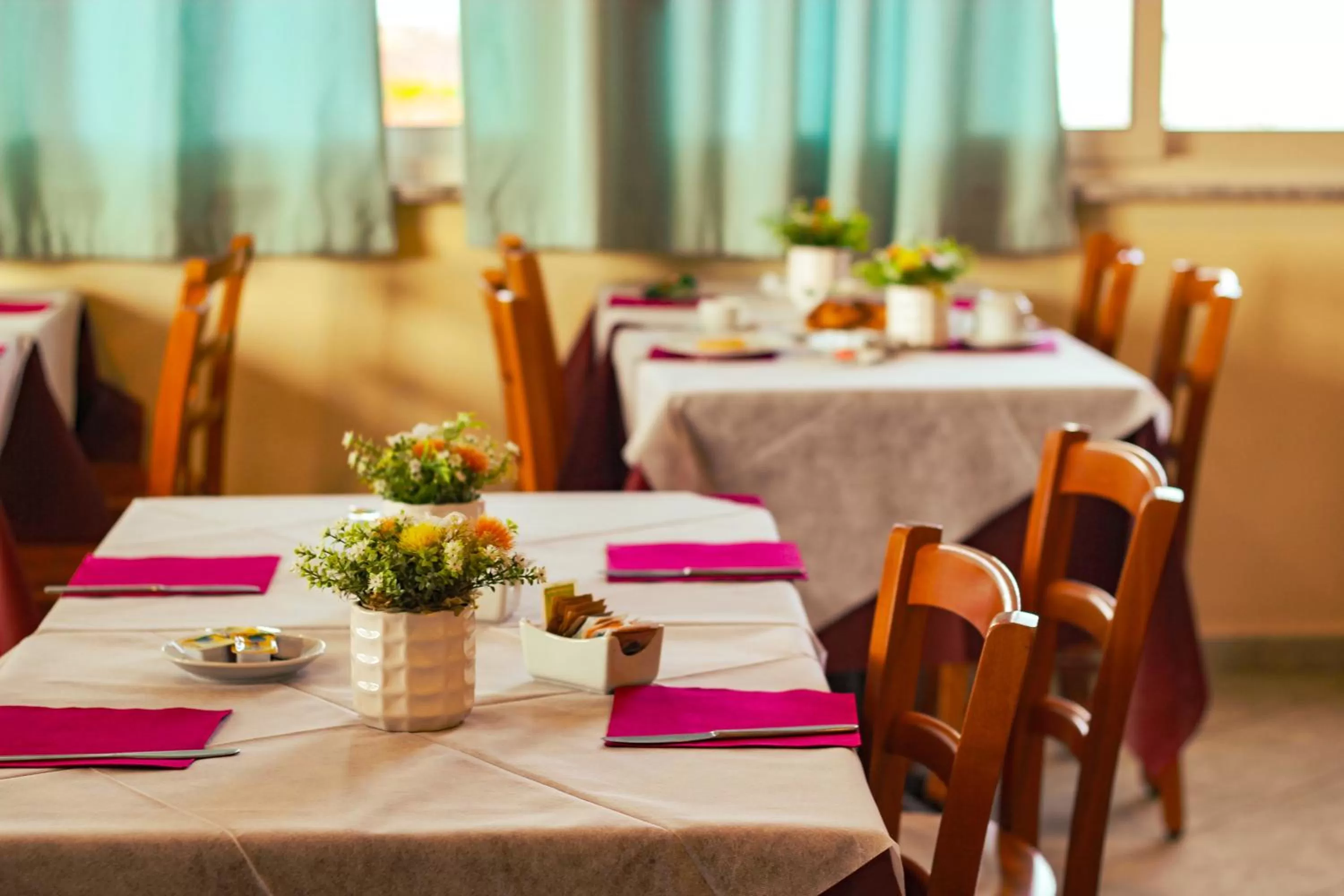 Restaurant/places to eat in Hotel Garden Napoli