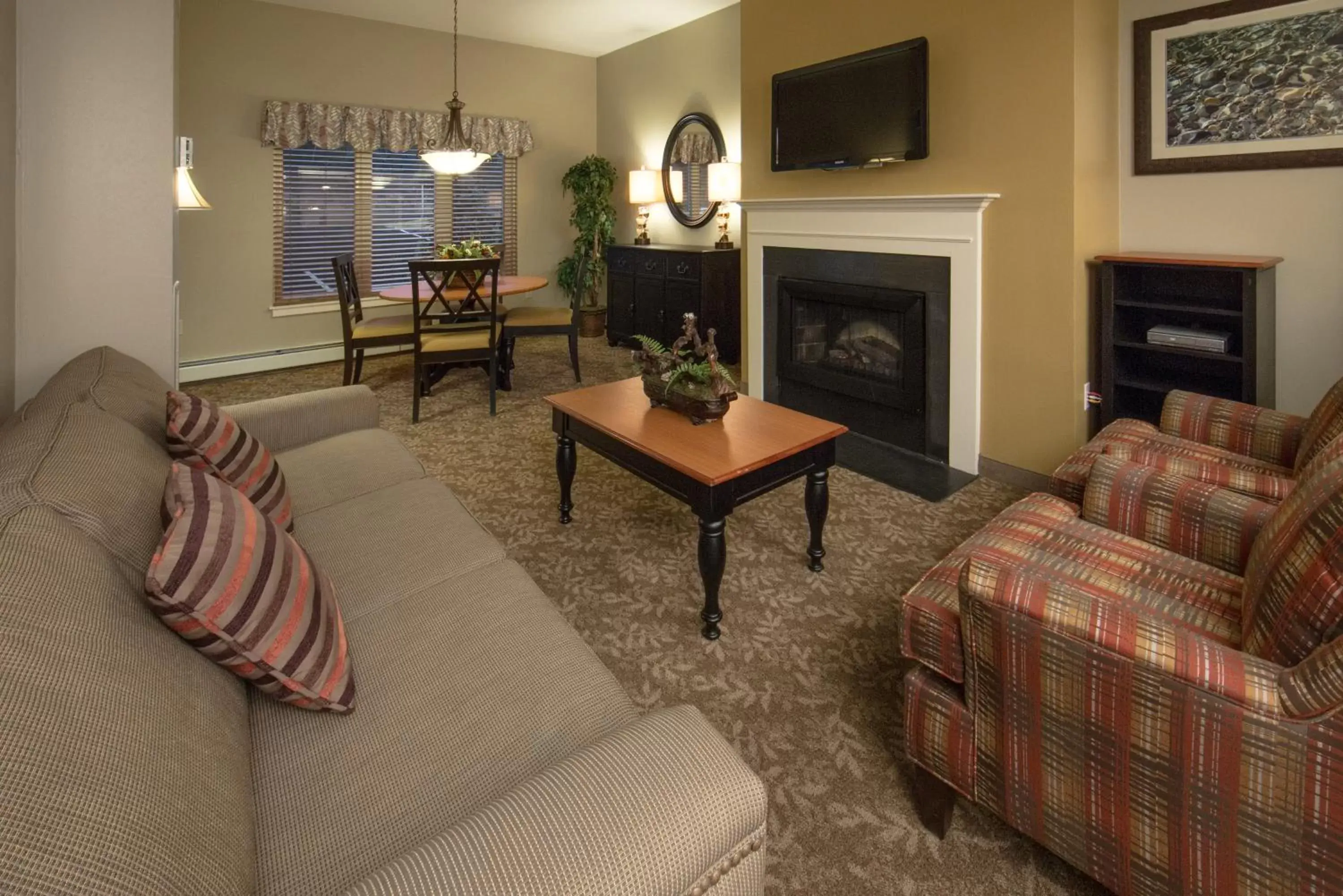 Photo of the whole room, Seating Area in Holiday Inn Club Vacations Mount Ascutney Resort, an IHG Hotel