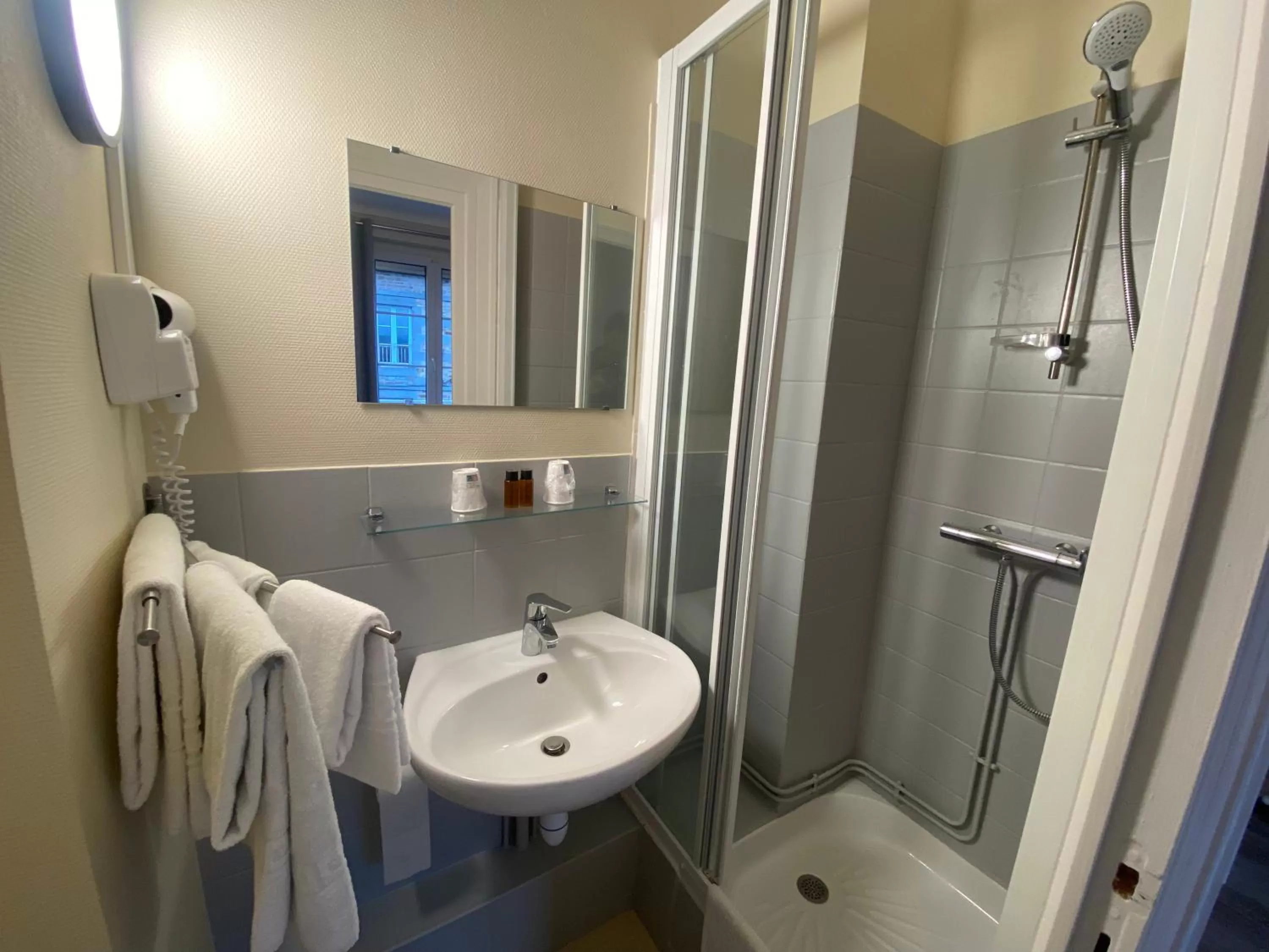 Bathroom in Hotel De La Poste