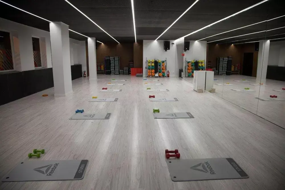 Fitness centre/facilities, Banquet Facilities in Sancho Ramirez