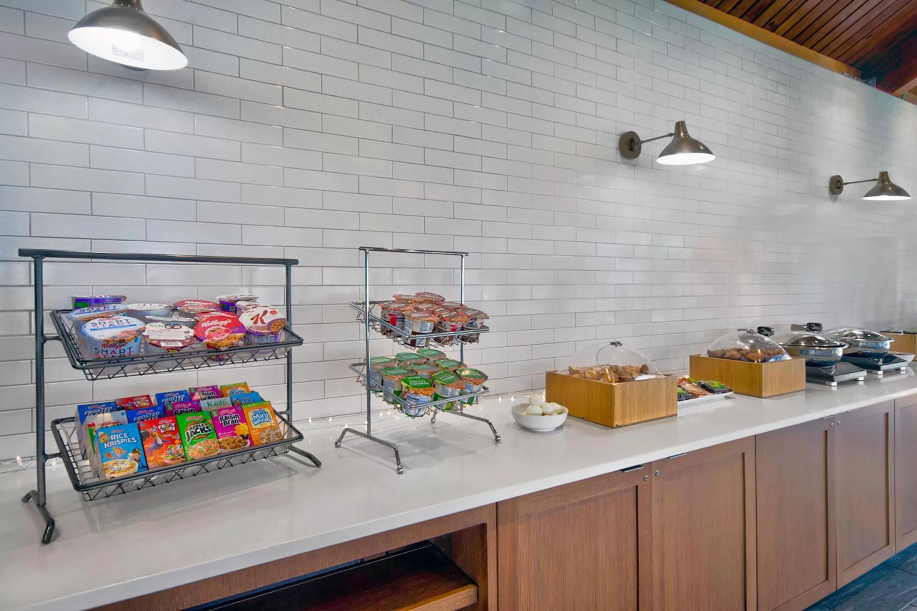 Breakfast in Fairfield Inn Rochester Airport