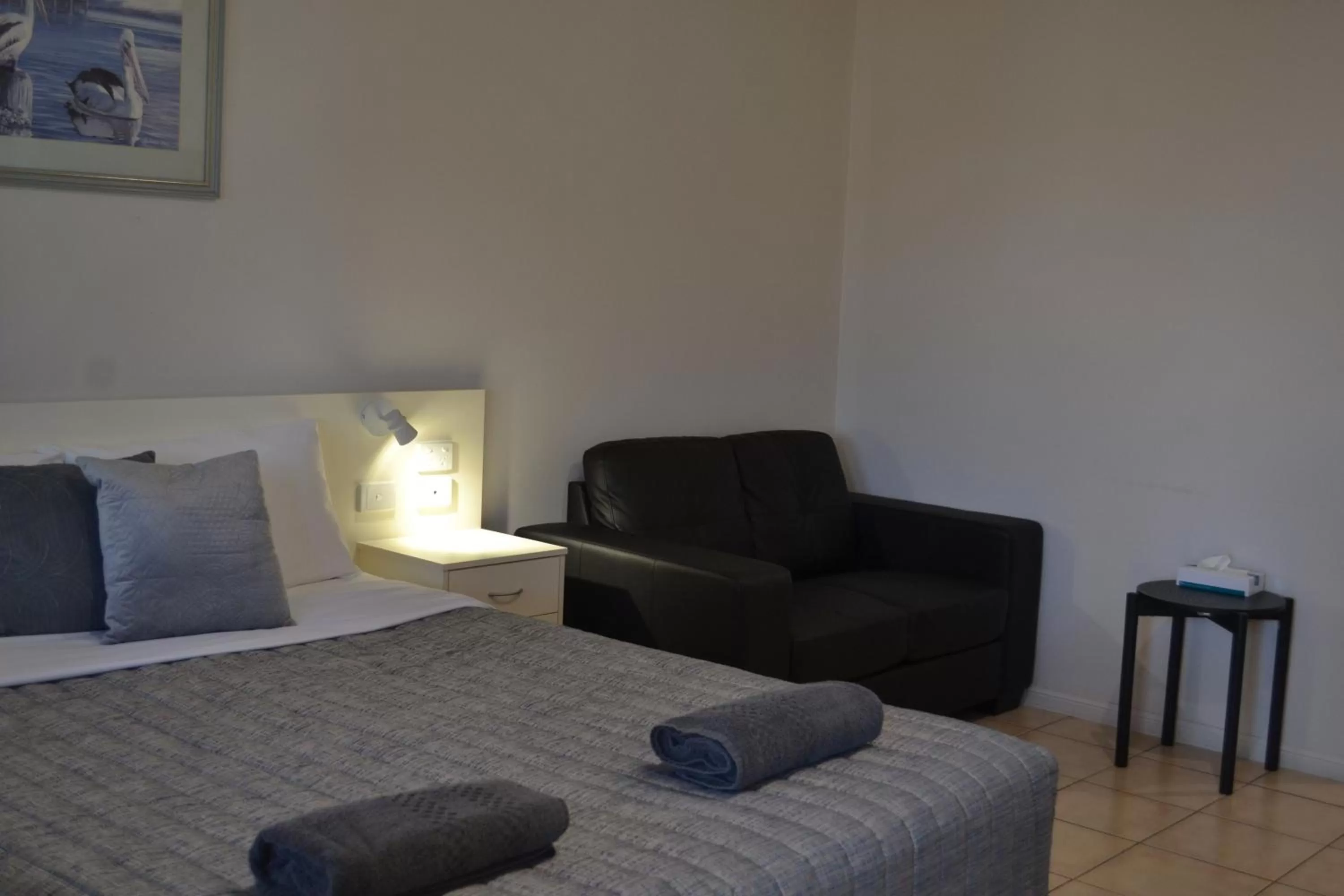 Seating area, Bed in Matilda Motel