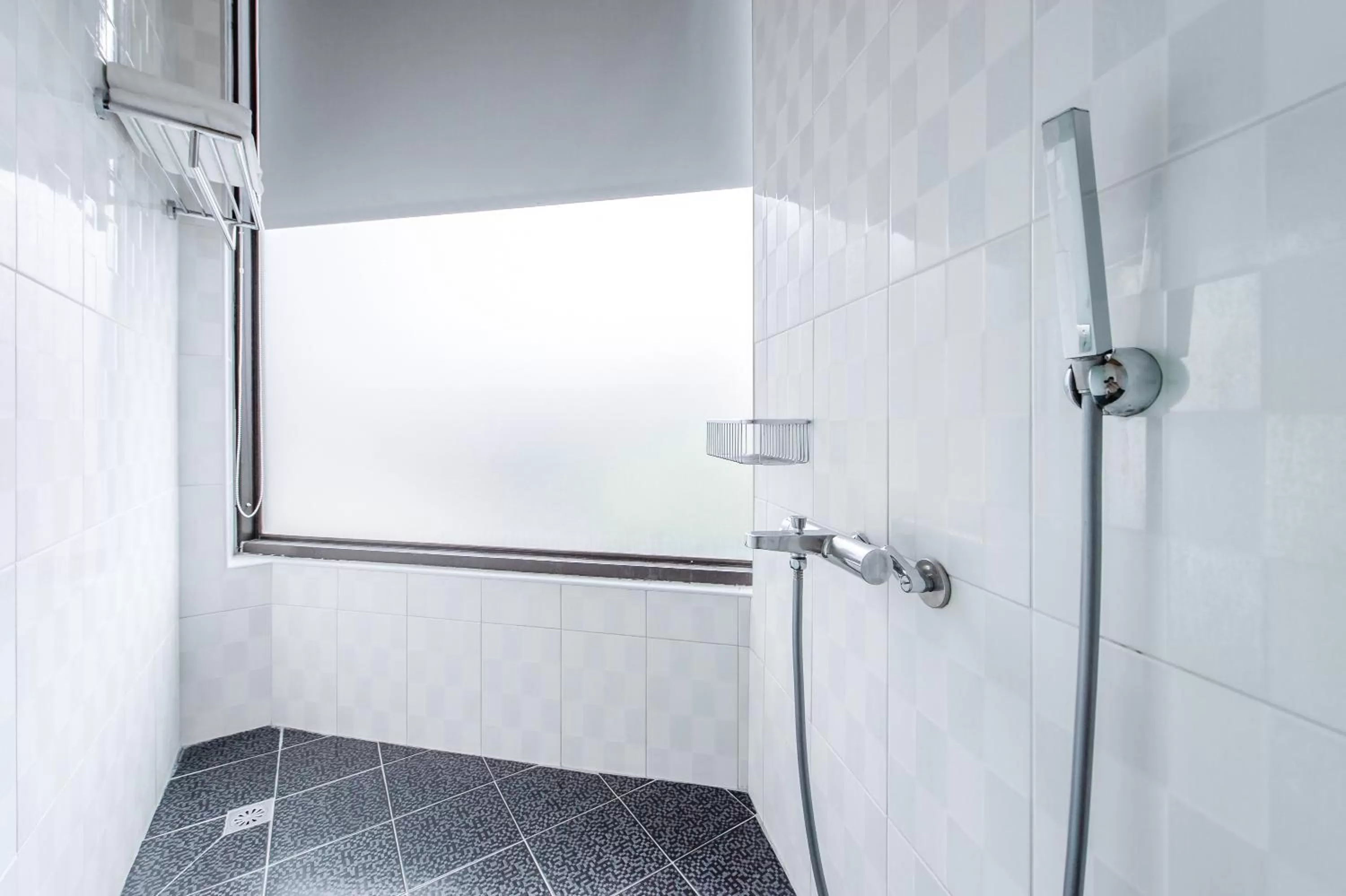 Bathroom in lightness Station Inn