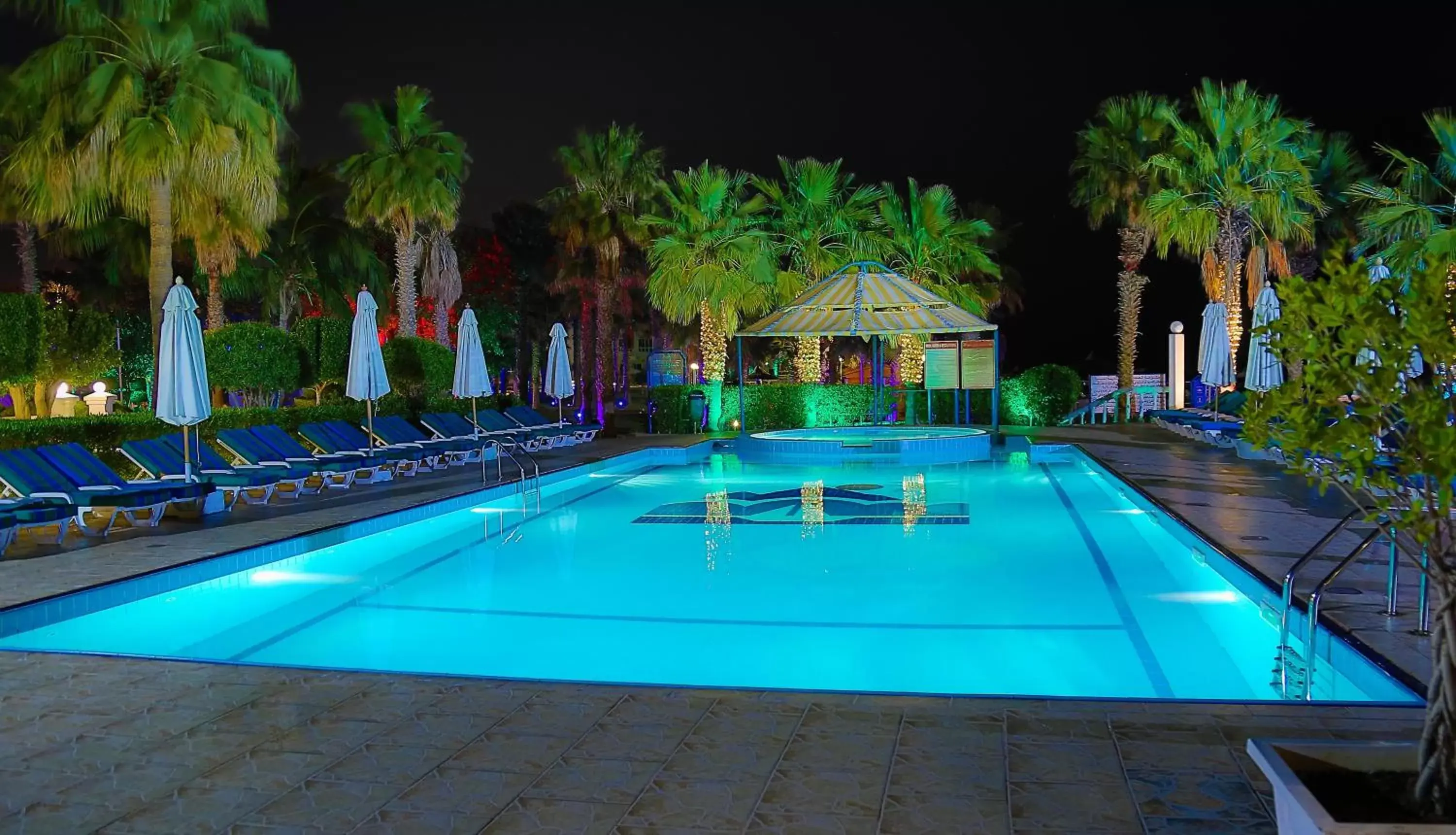 Swimming Pool in Sandy Beach Hotel & Resort