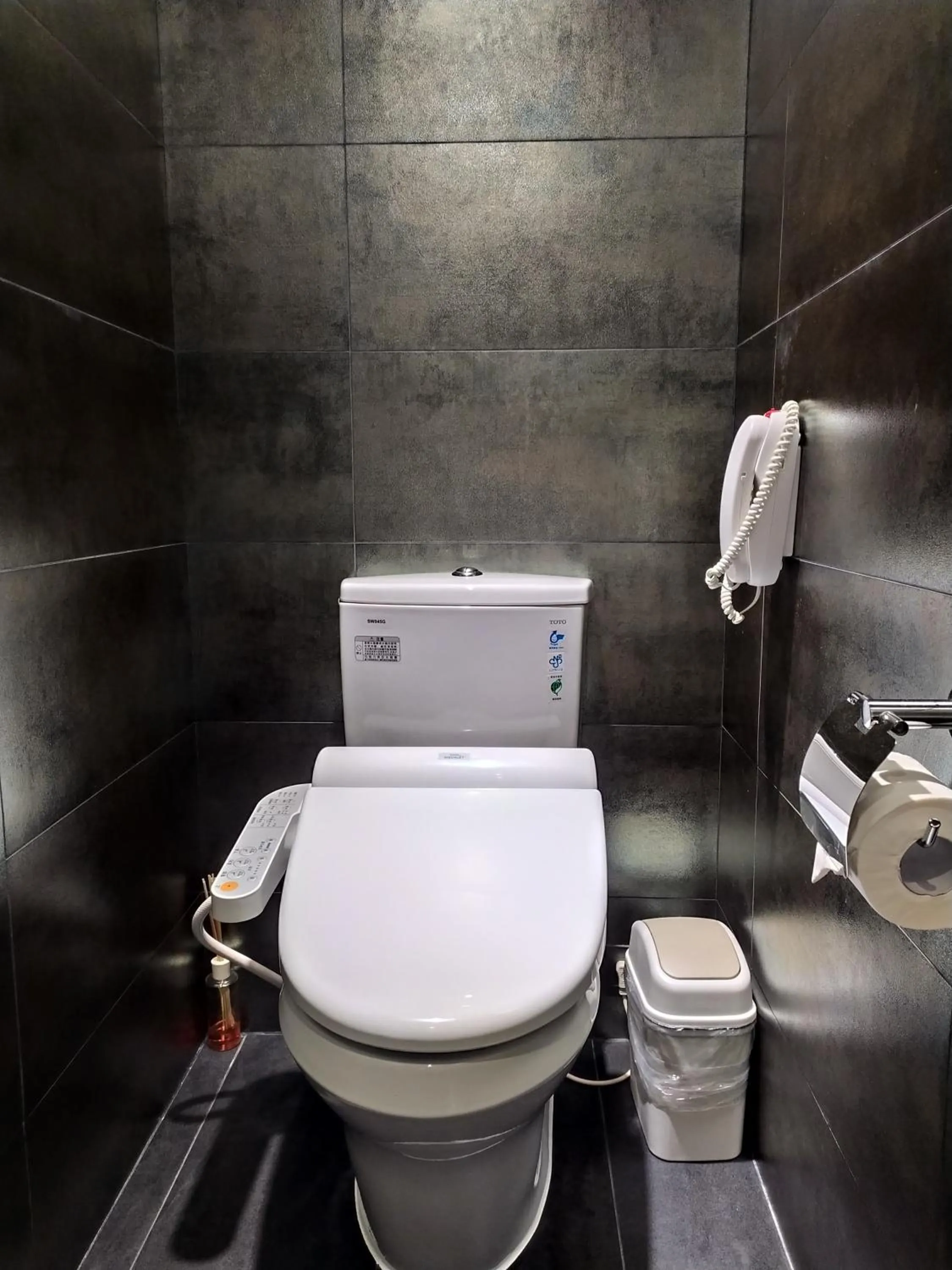 Toilet in Beauty Hotels Taipei - Hotel Bfun