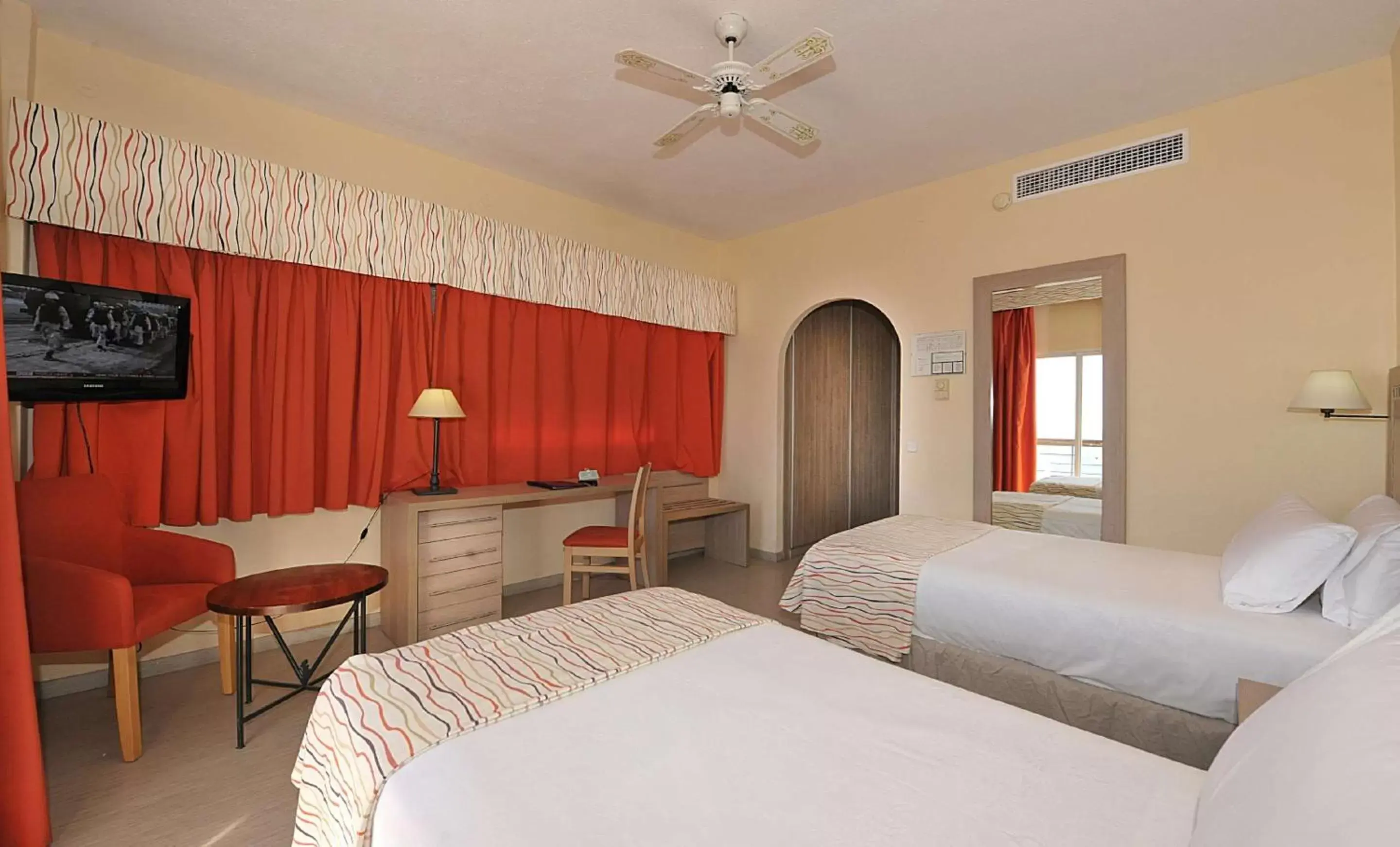 Photo of the whole room, Bed in Hotel Salobreña Suites