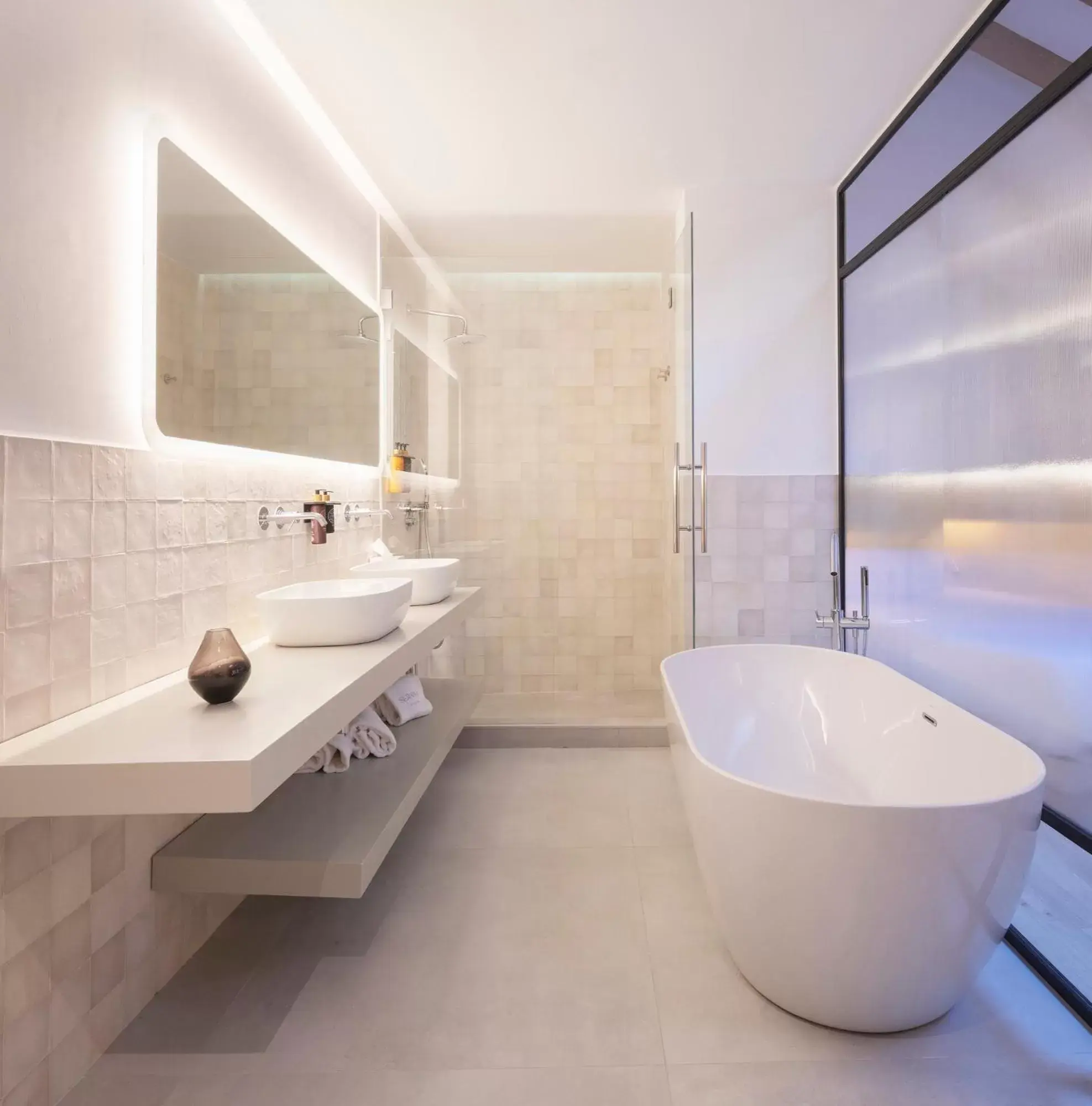 Bathroom in Hotel Serawa Alicante